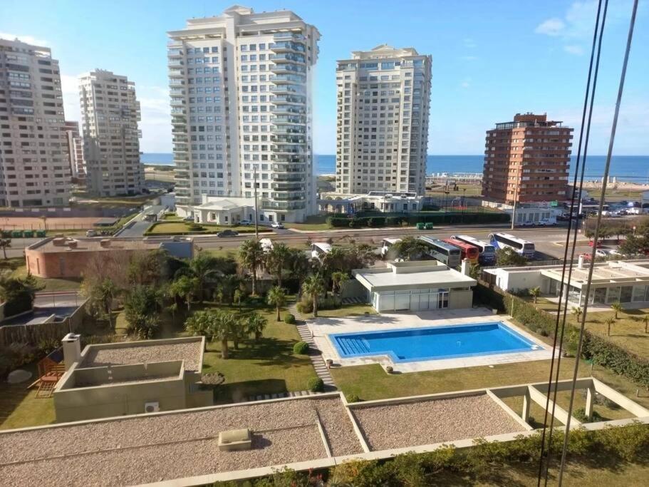 Amplio alojamiento para familias frente al mar view 2