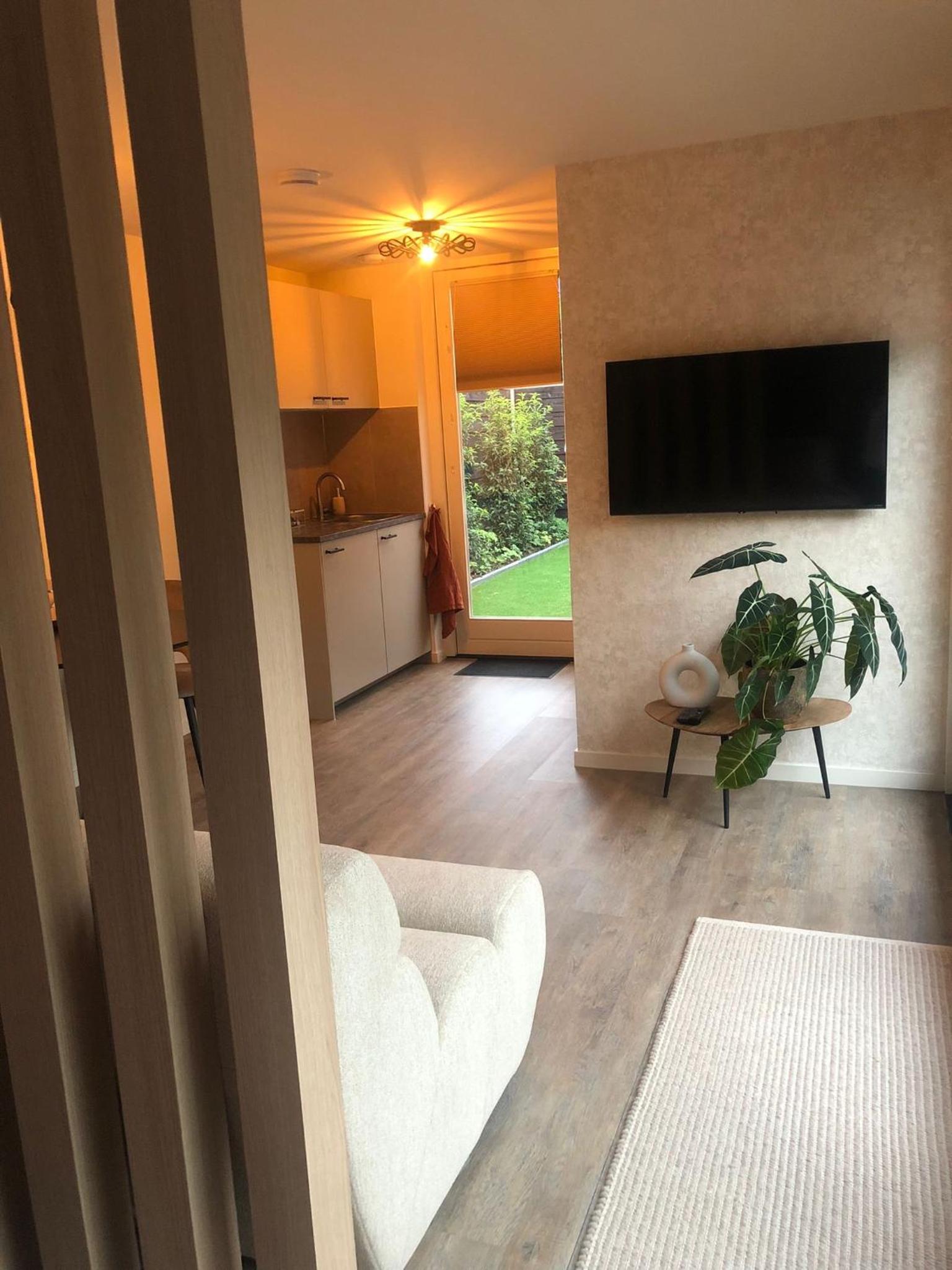 The Little White House - Property Image 9