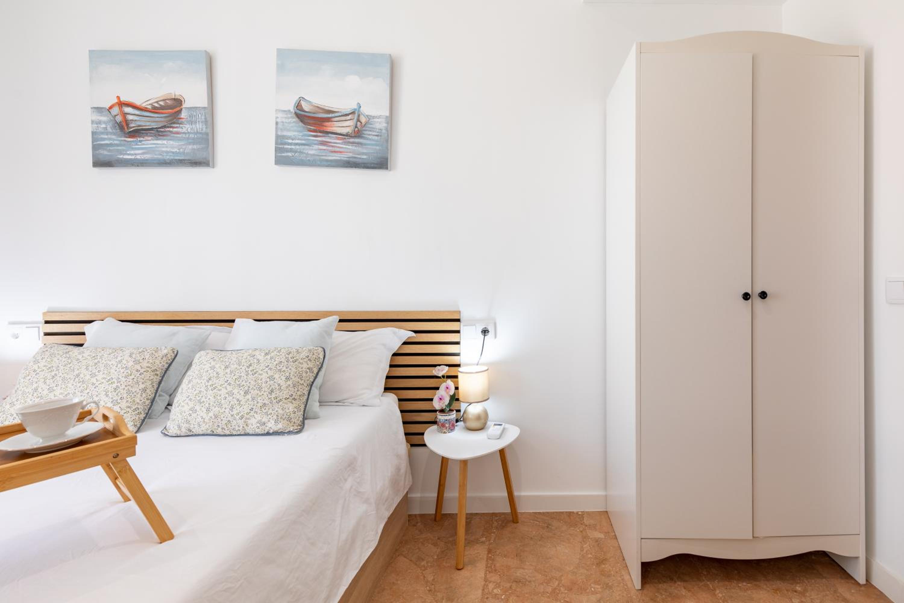 Aparthotel Mediterráneo by NeoHotels-Centro 8 min by Metro