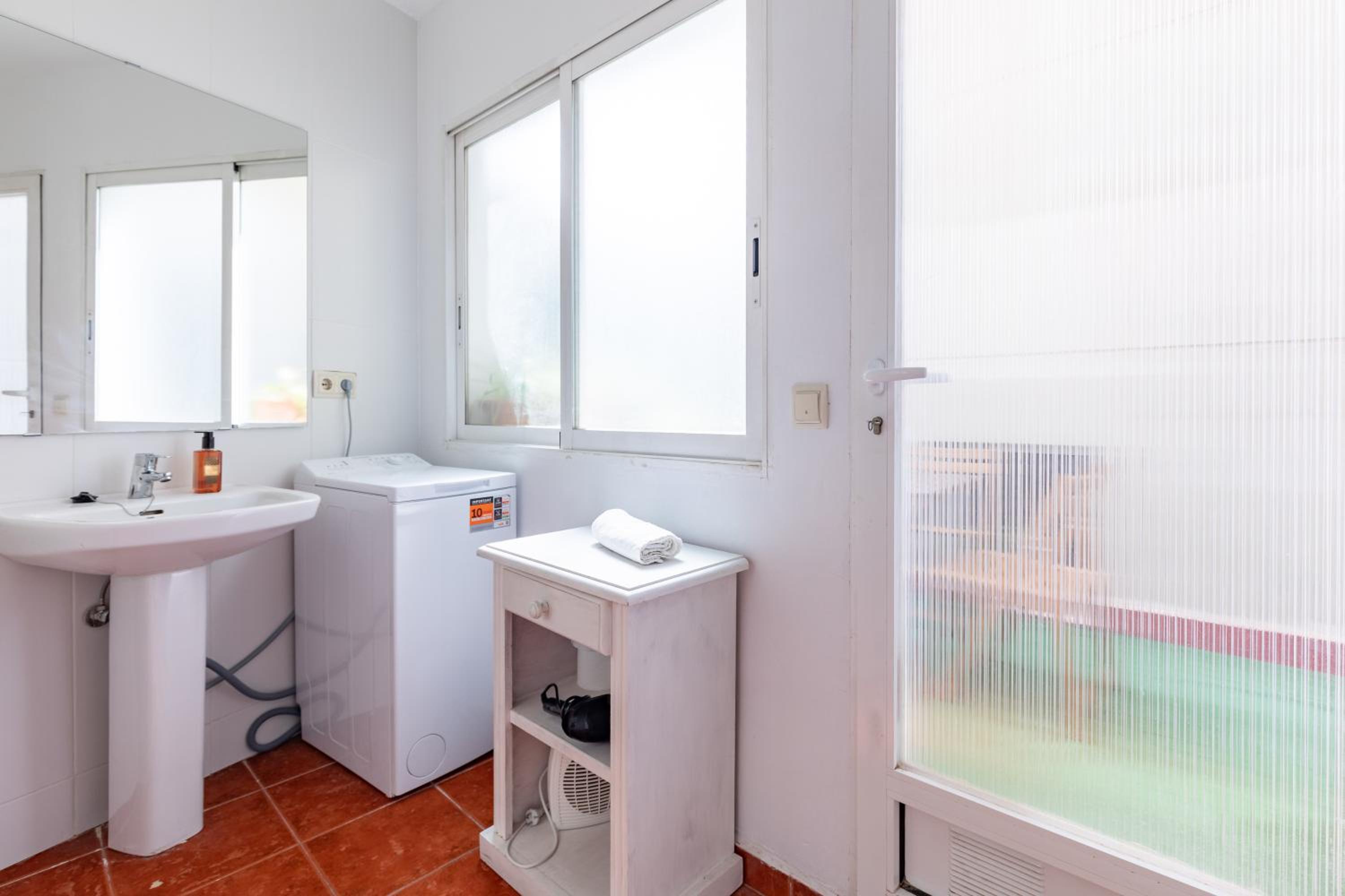 Aparthotel Mediterráneo by NeoHotels-Centro 8 min by Metro