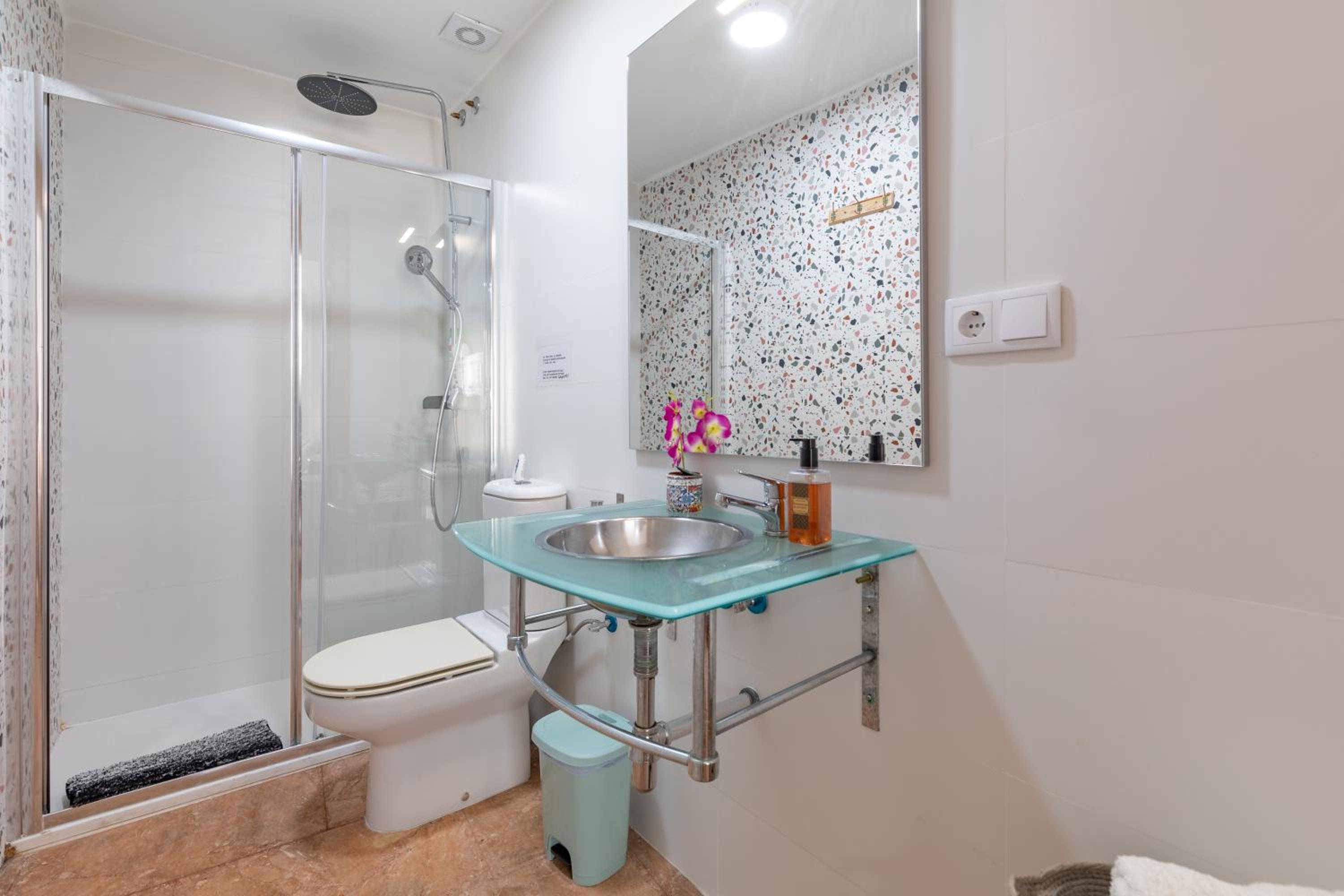 Aparthotel Mediterráneo by NeoHotels-Centro 8 min by Metro