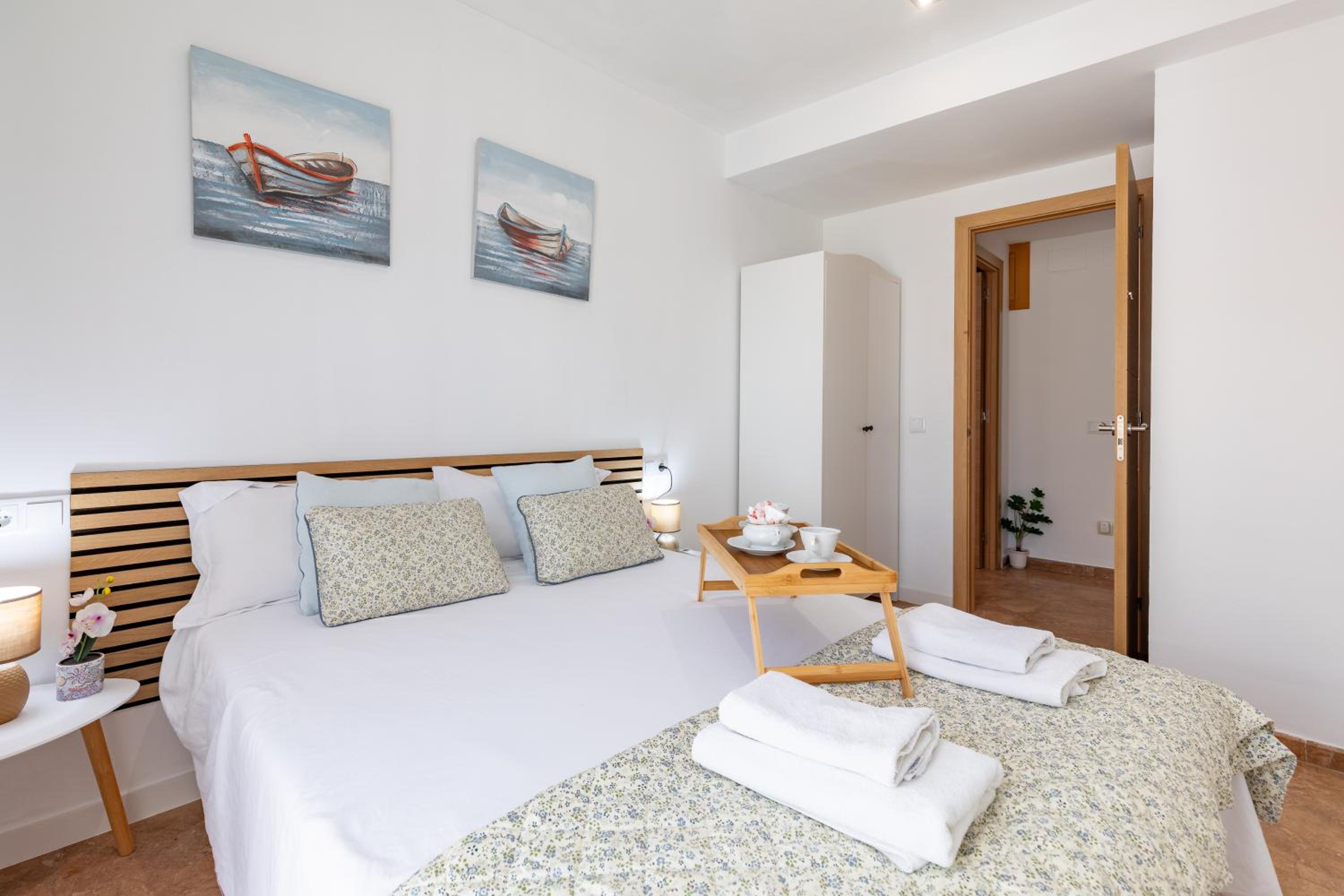 Aparthotel Mediterráneo by NeoHotels-Centro 8 min by Metro