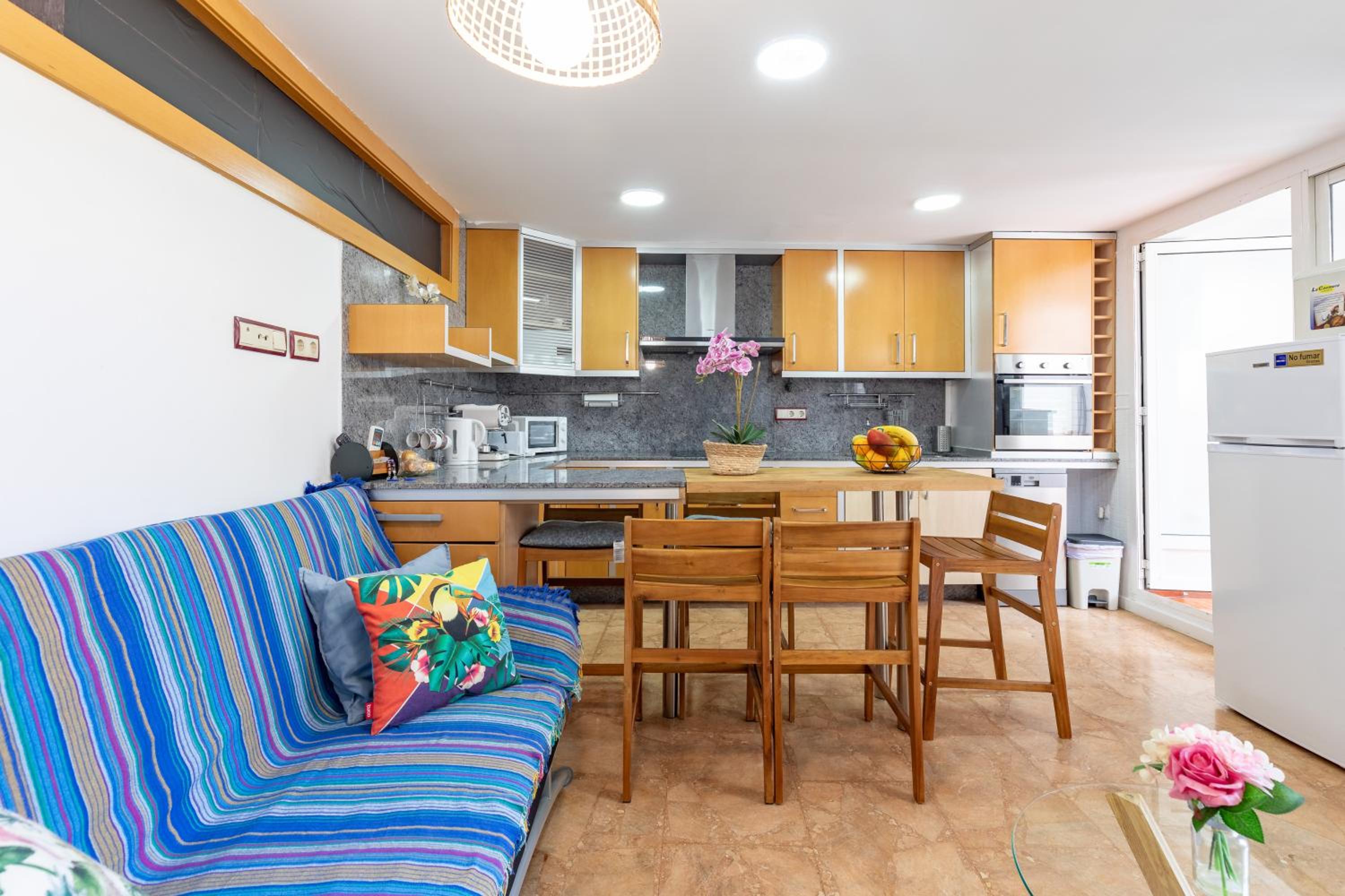 Aparthotel Mediterráneo by NeoHotels-Centro 8 min by Metro