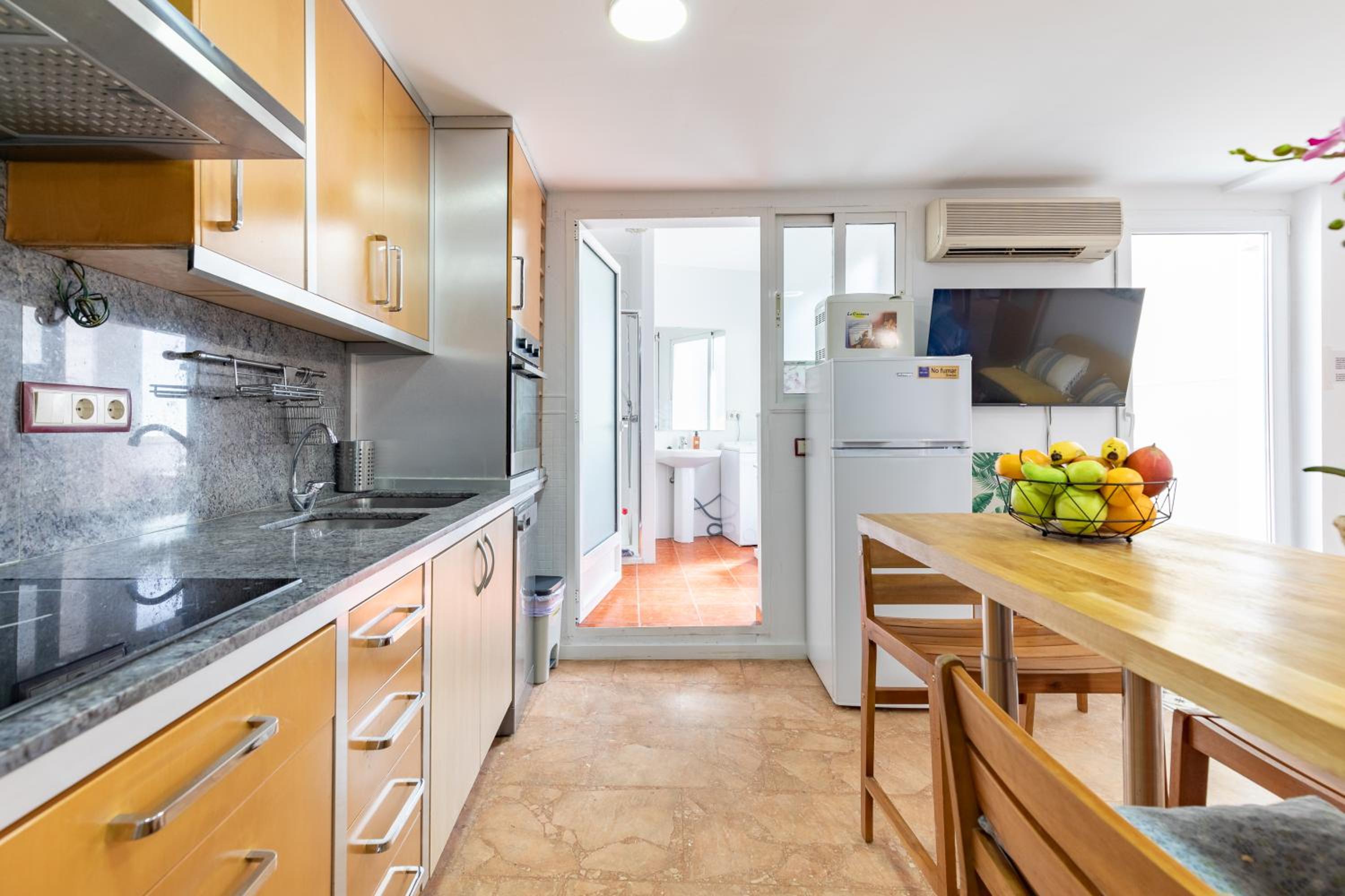 Aparthotel Mediterráneo by NeoHotels-Centro 8 min by Metro