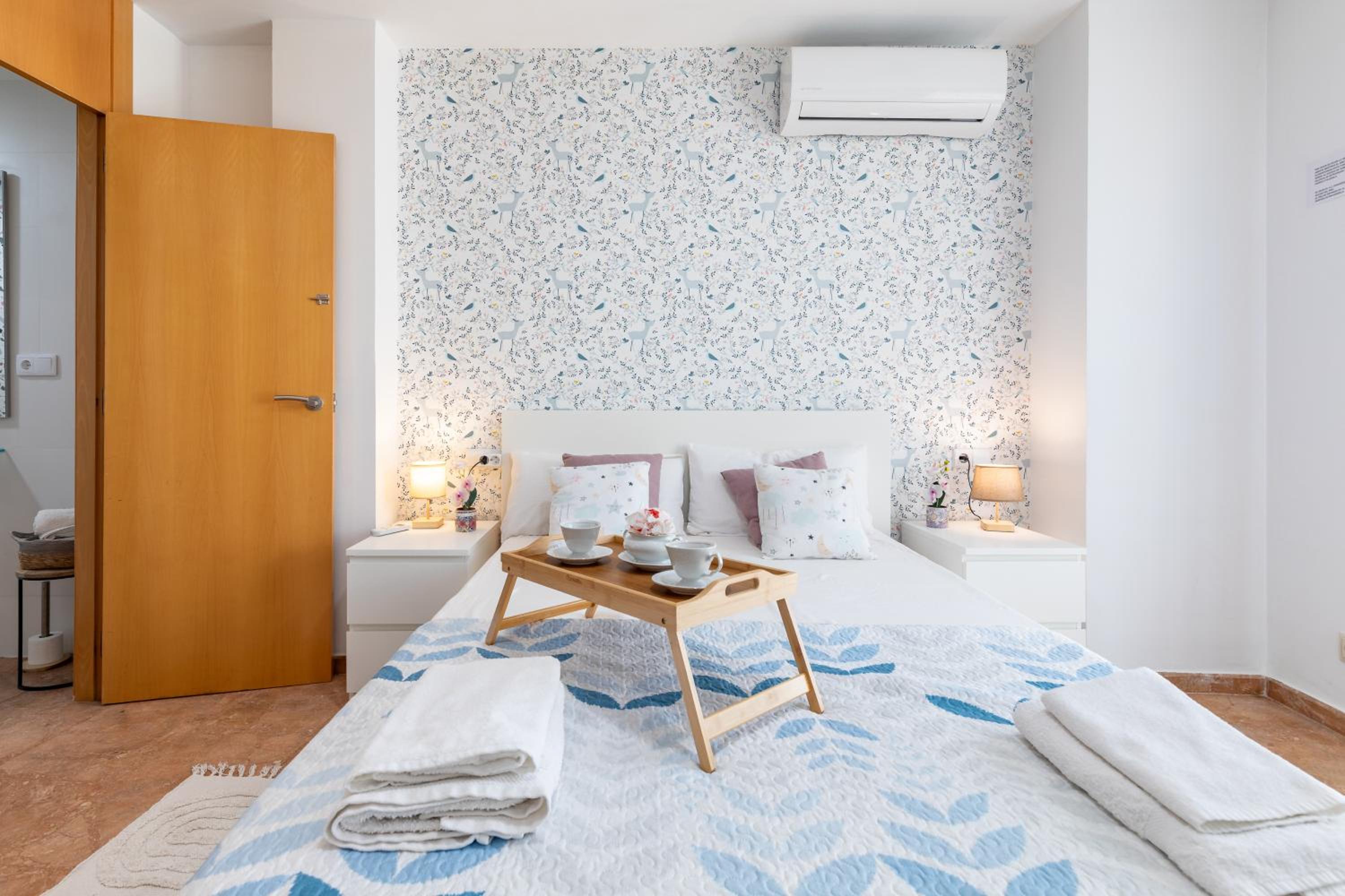 Aparthotel Mediterráneo by NeoHotels-Centro 8 min by Metro