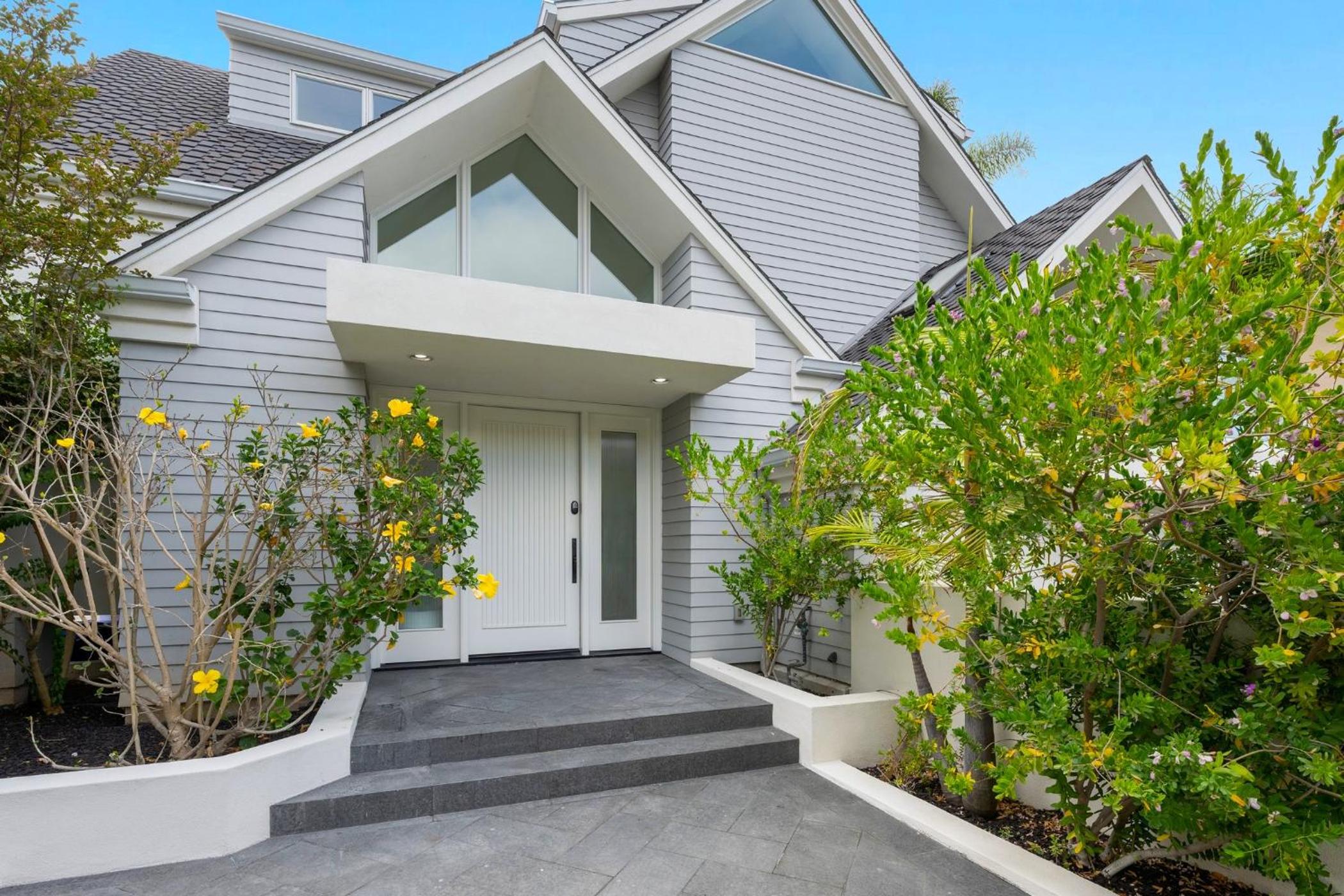 B5406 Shoreline Retreat view 3
