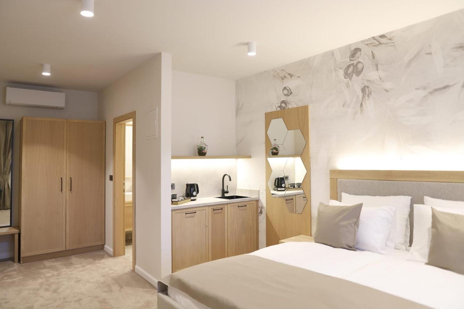Bracera Inn view 3