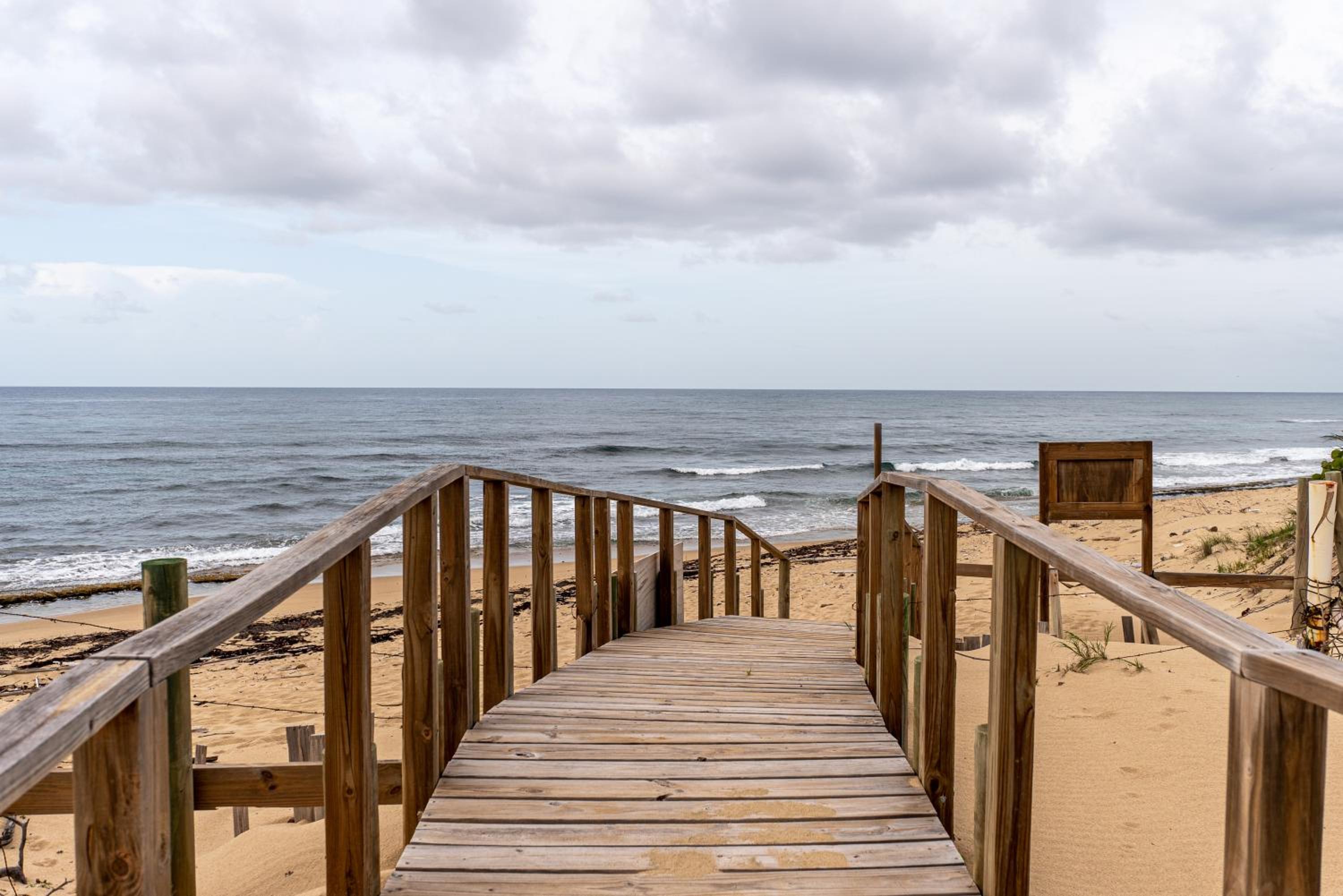 3 Bedroom Oceanfront BeachHouse view 5