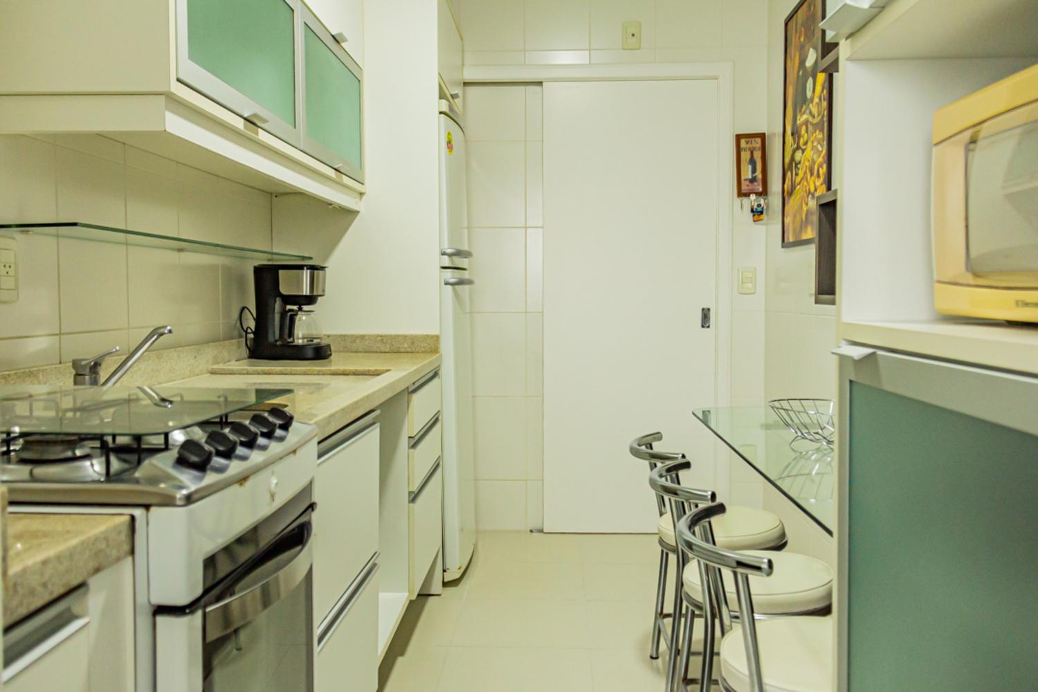 Apto Fino 3 suítes, Av. dos Dourados, Jurerê JUR15