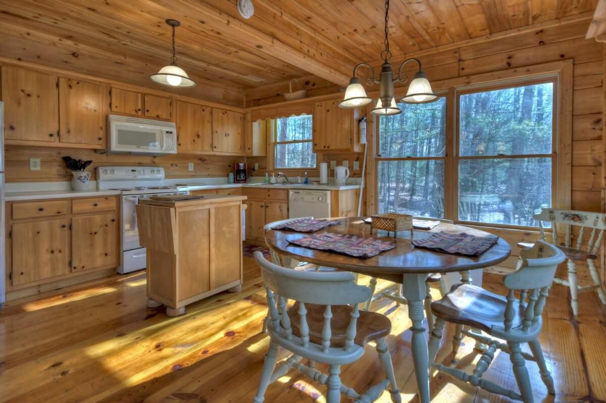 The Wander Inn Cabin In The BR Mtns w Hot Tub view 5