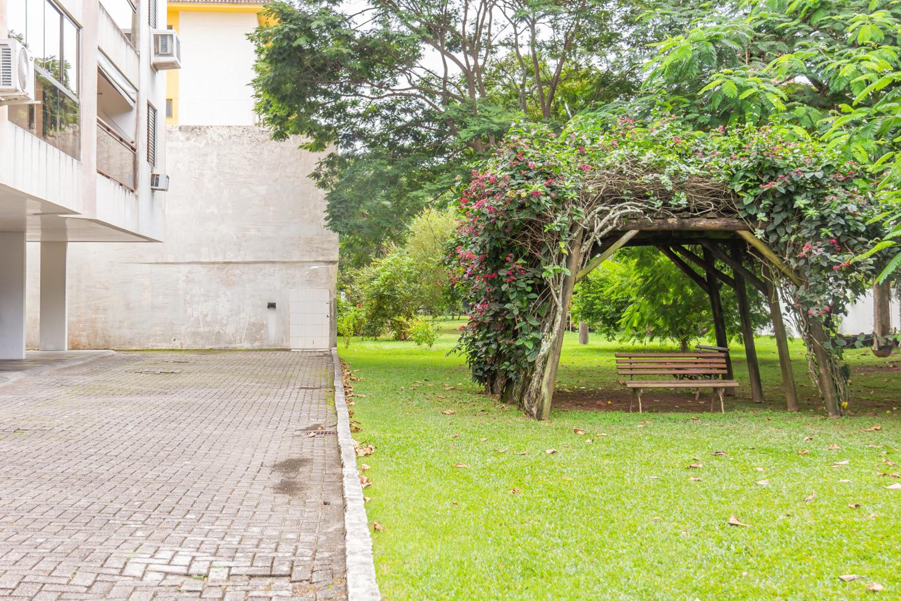 Apartamento Garden com 2 suítes em Jurerê JUR21