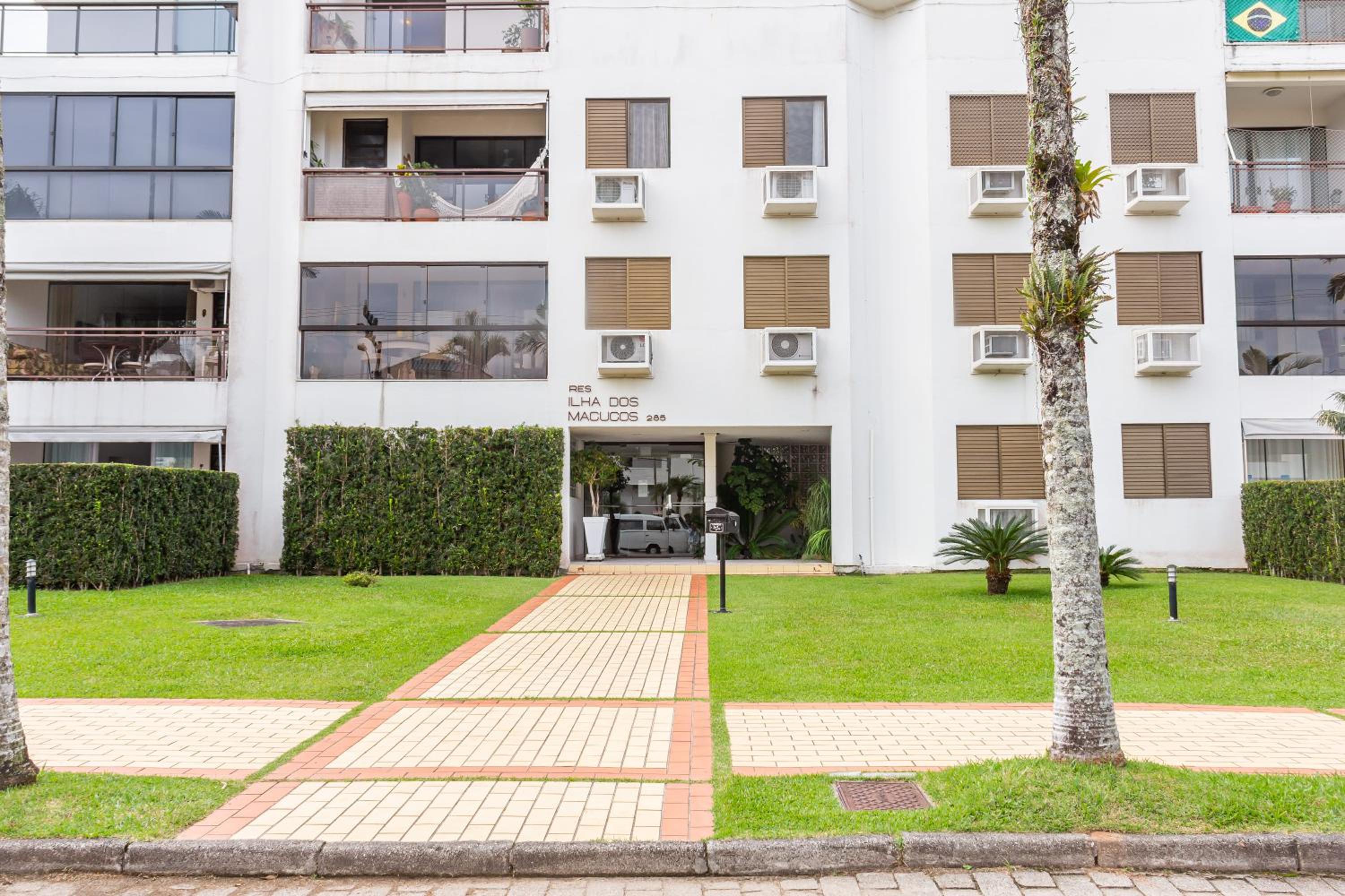 Apartamento Garden com 2 suítes em Jurerê JUR21