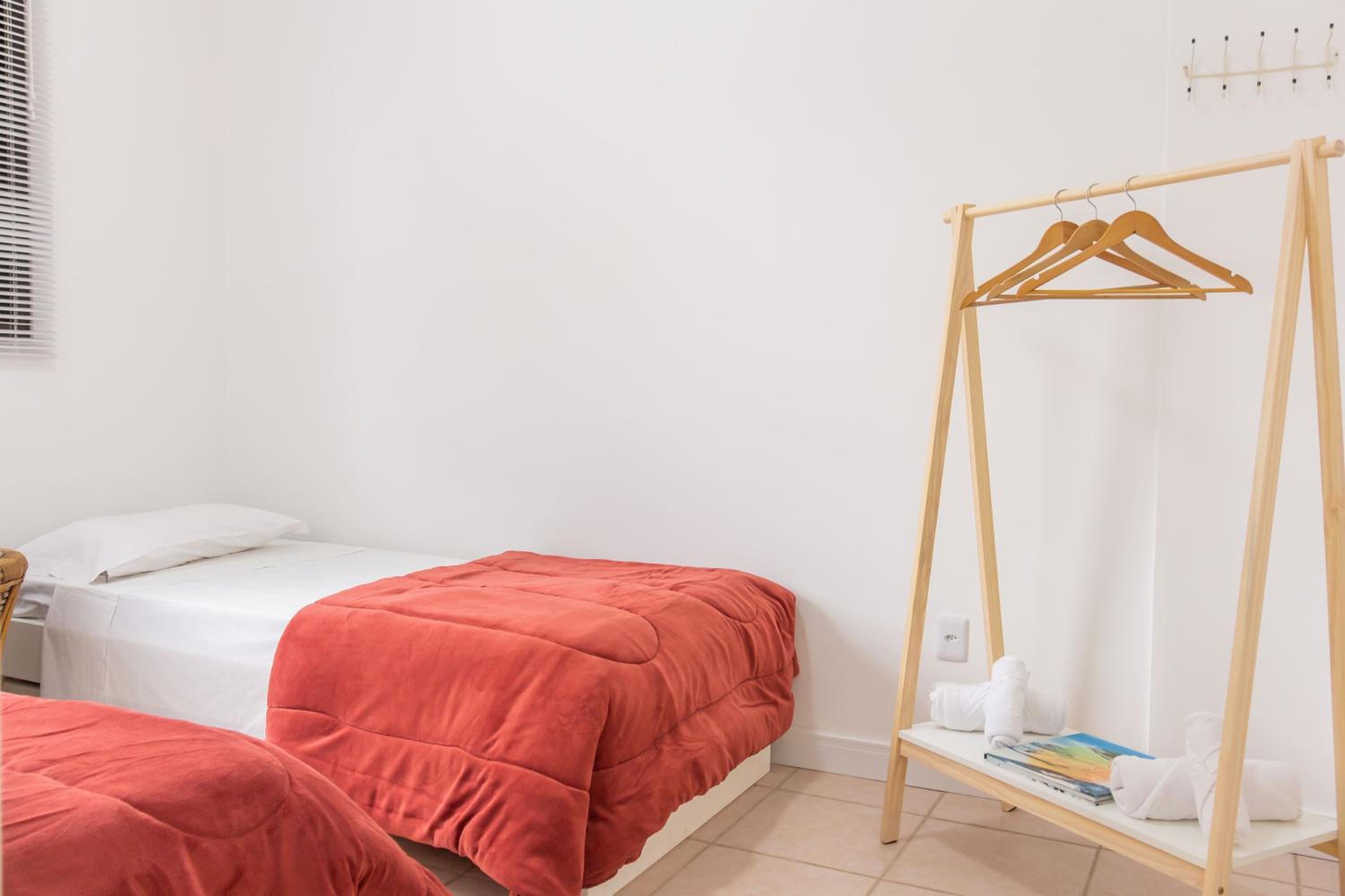 Apartamento Garden com 2 suítes em Jurerê JUR21