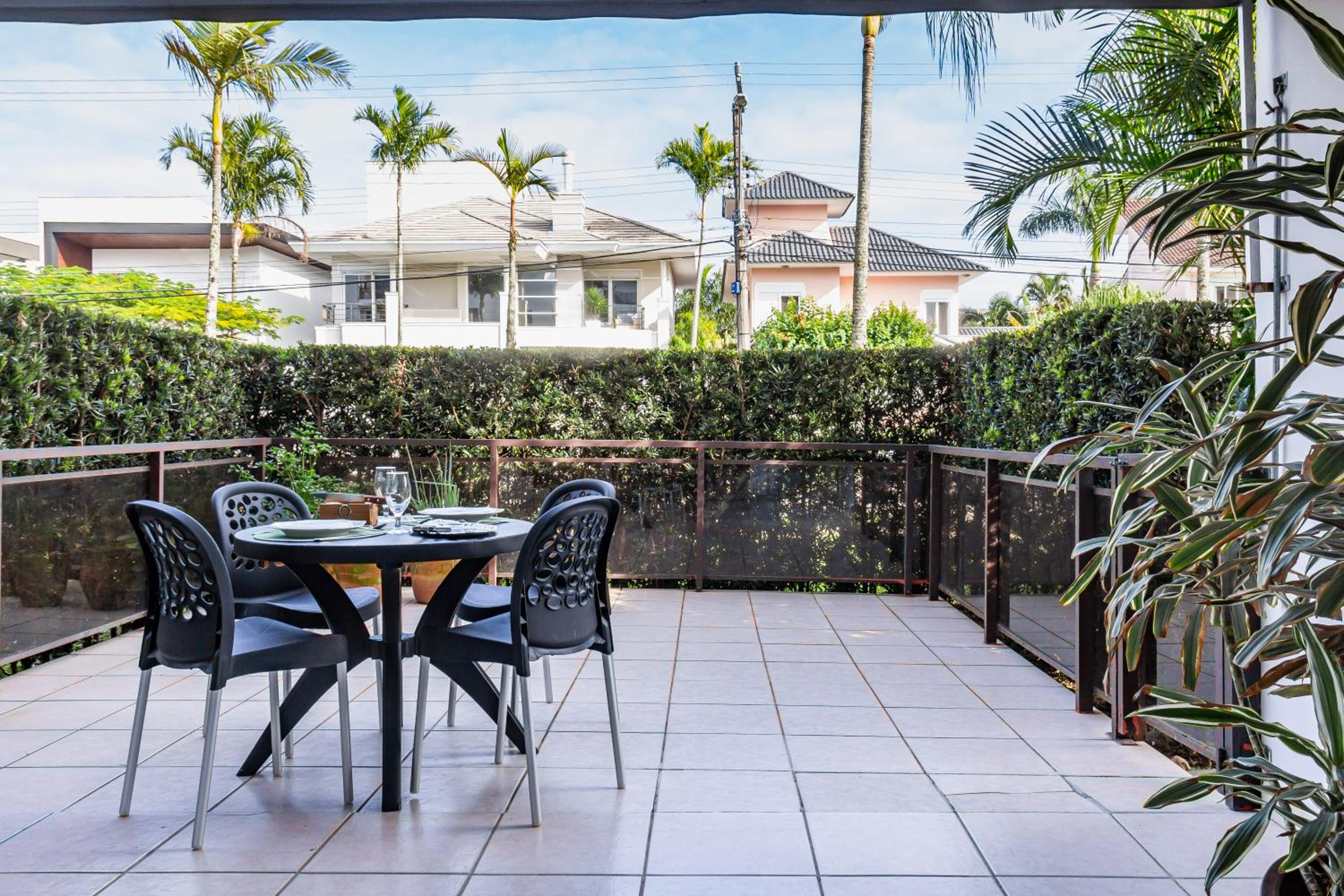Apartamento Garden com 2 suítes em Jurerê JUR21