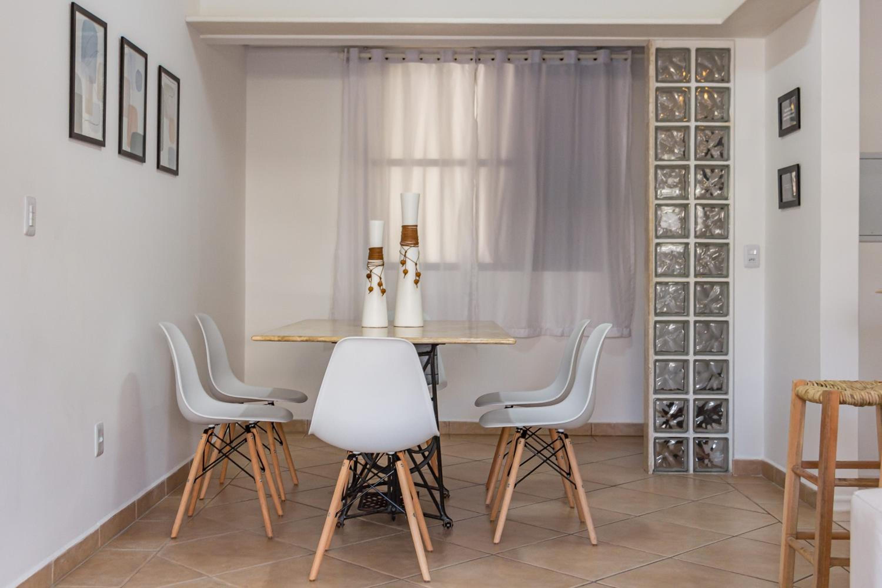 Apartamento Garden com 2 suítes em Jurerê JUR21