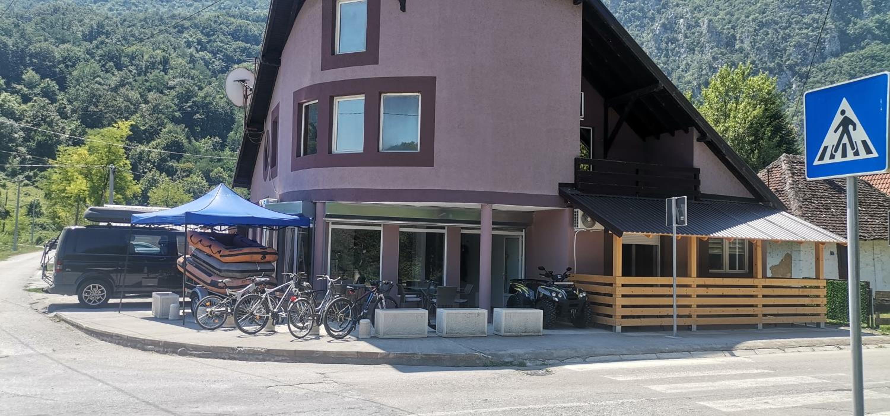 Vrabac Apartmani, Perucac