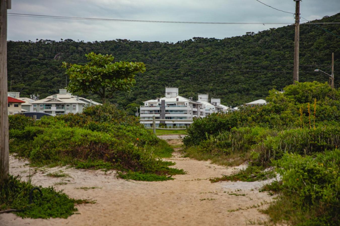 Ap bem decorado, 300m da Praia, InglesesNorte N825