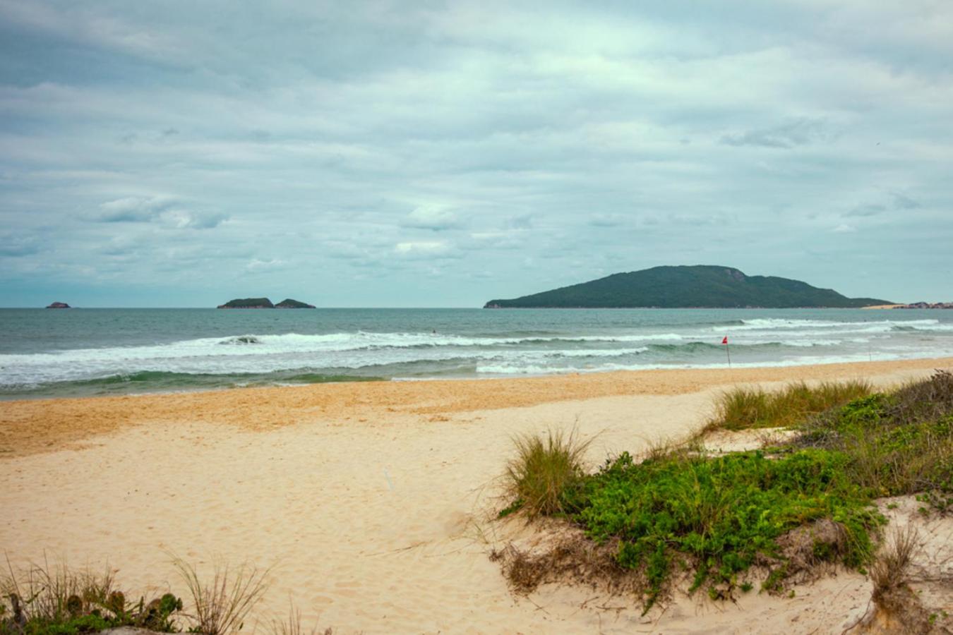Ap bem decorado, 300m da Praia, InglesesNorte N825