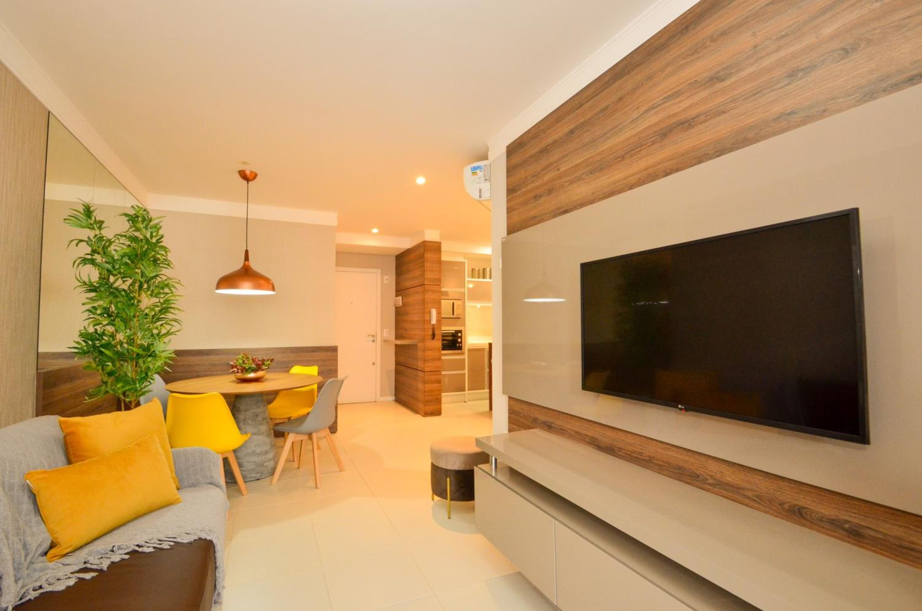 Ap bem decorado, 300m da Praia, InglesesNorte N825