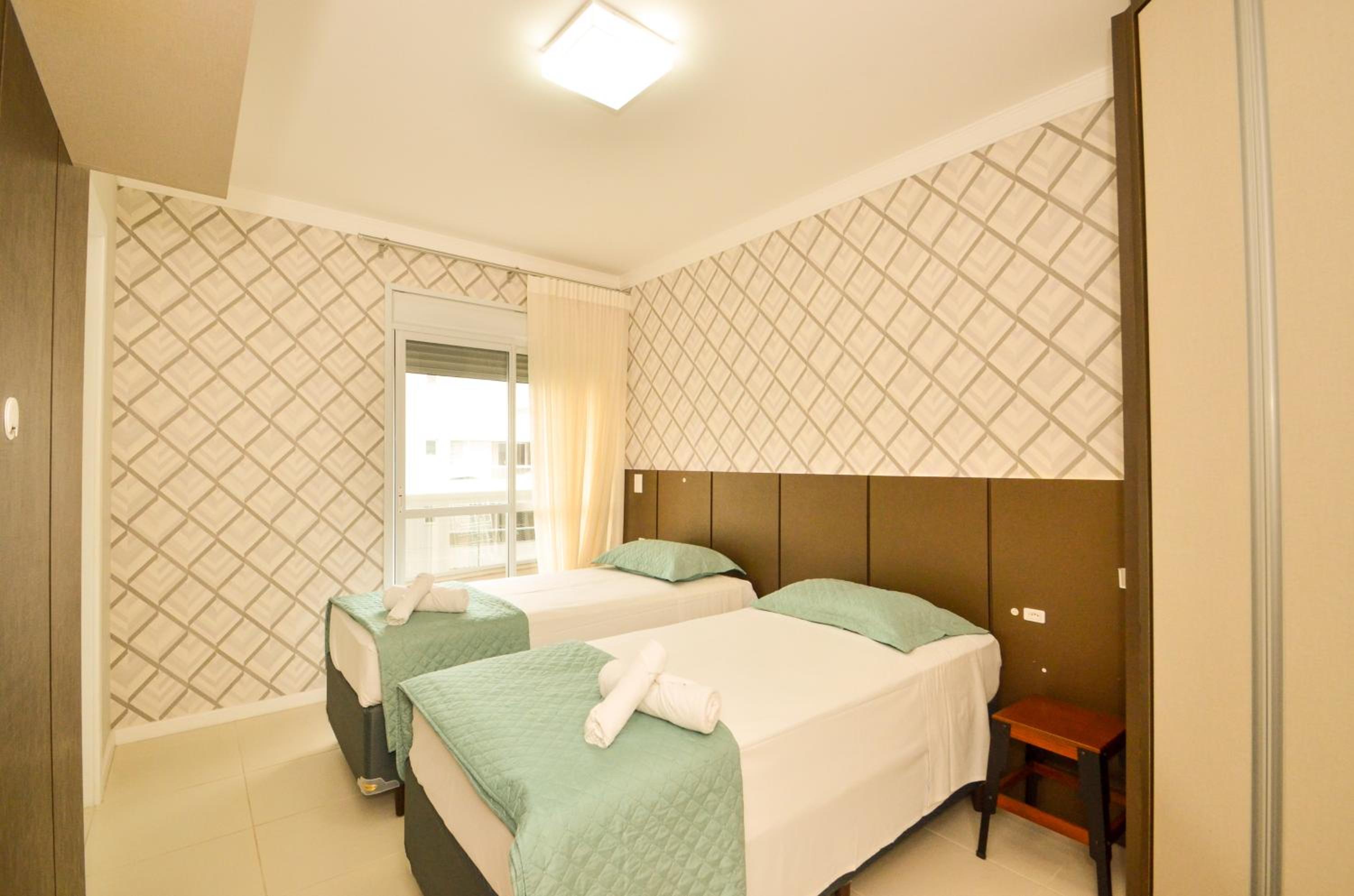 Ap bem decorado, 300m da Praia, InglesesNorte N825