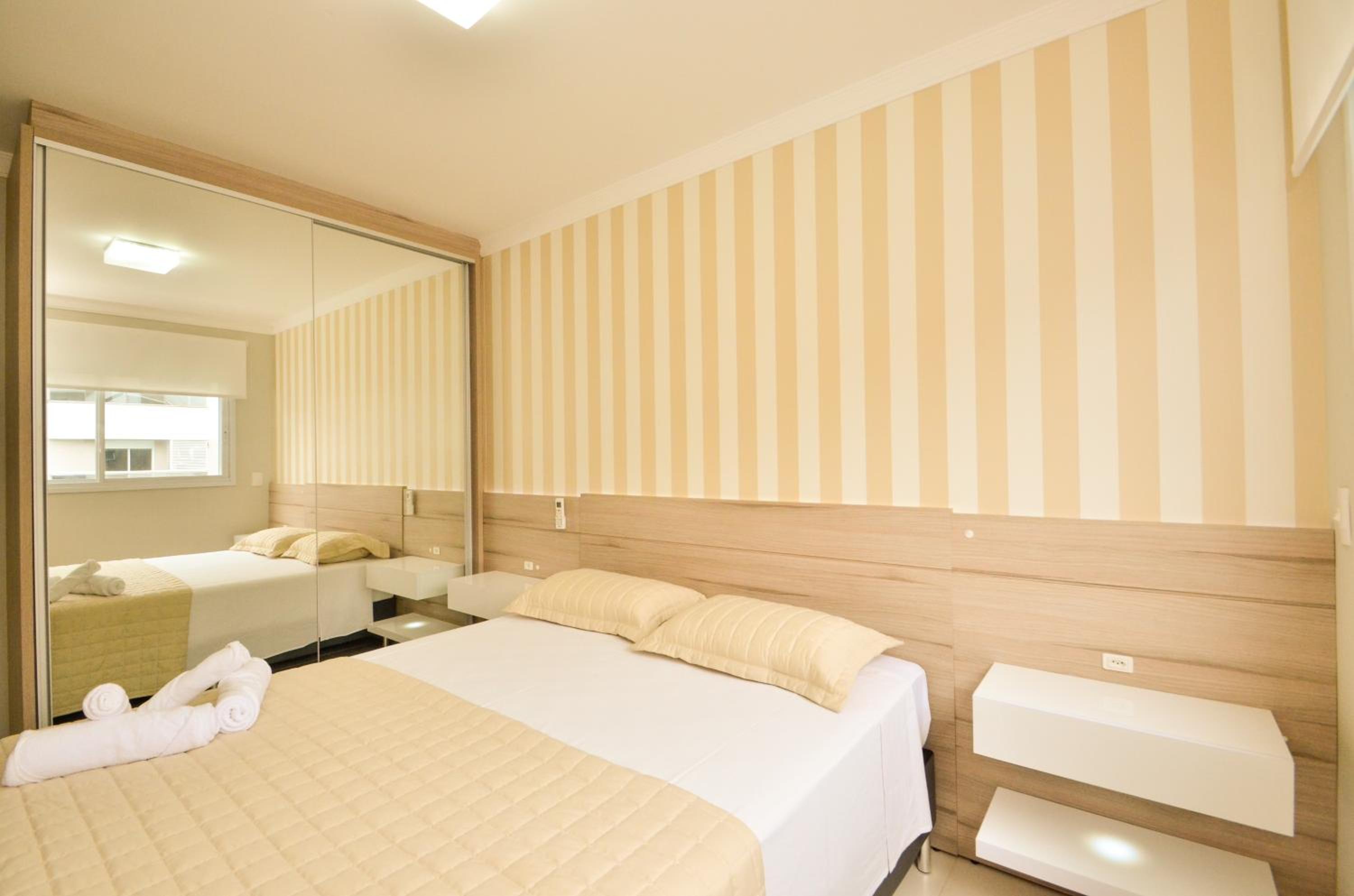 Ap bem decorado, 300m da Praia, InglesesNorte N825