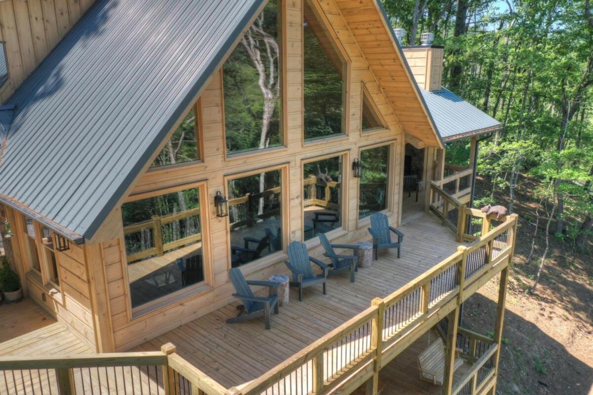 Forget Me Knot Luxury Cabin w Mountain Views view 5