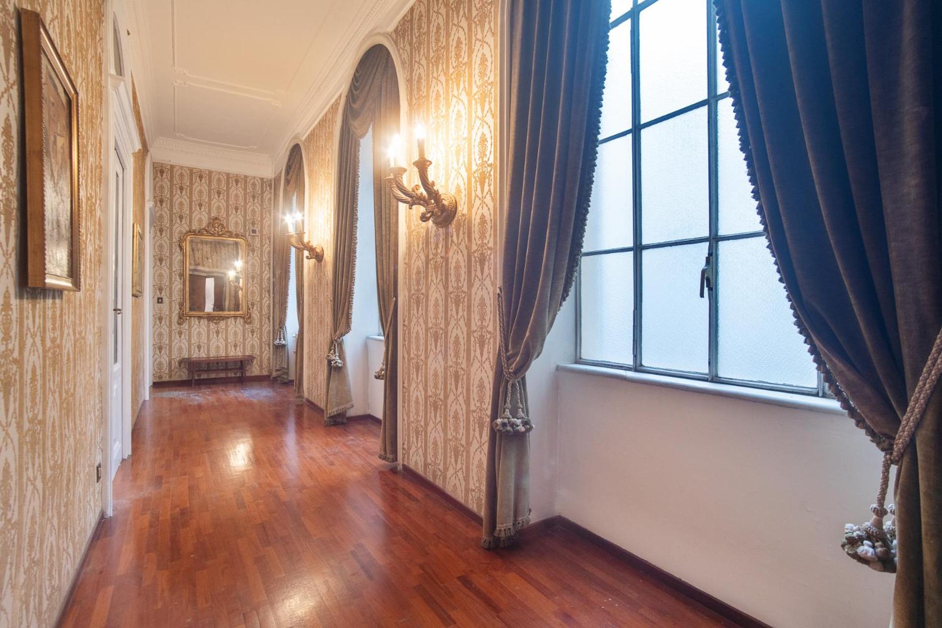 Vaticano Suite 3 bagni-11 posti-200mq-Wifi-Garage