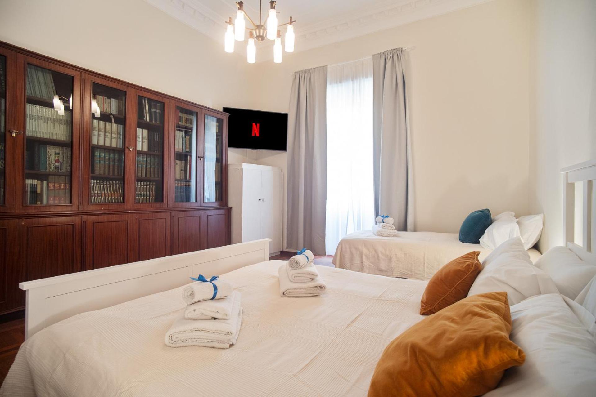 Vaticano Suite 3 bagni-11 posti-200mq-Wifi-Garage