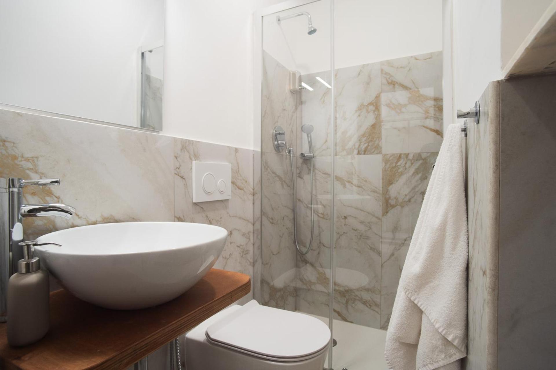 Vaticano Suite 3 bagni-11 posti-200mq-Wifi-Garage