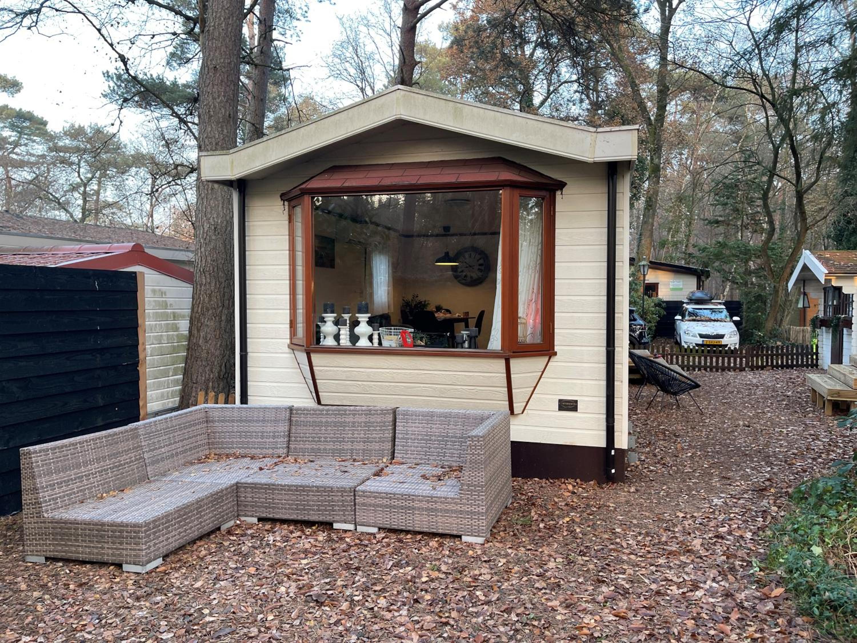 Tranquil forest chalet by a pond in Veluwe, sleeps 4 view 3