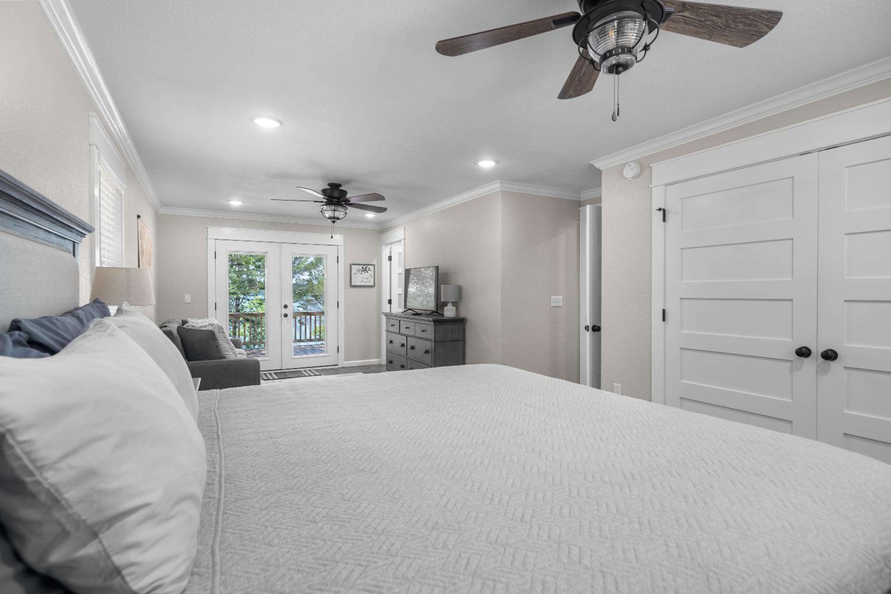 Nordins Lake House Peaceful Lakefront Hideaway on Delaware Bay - Property Image 31