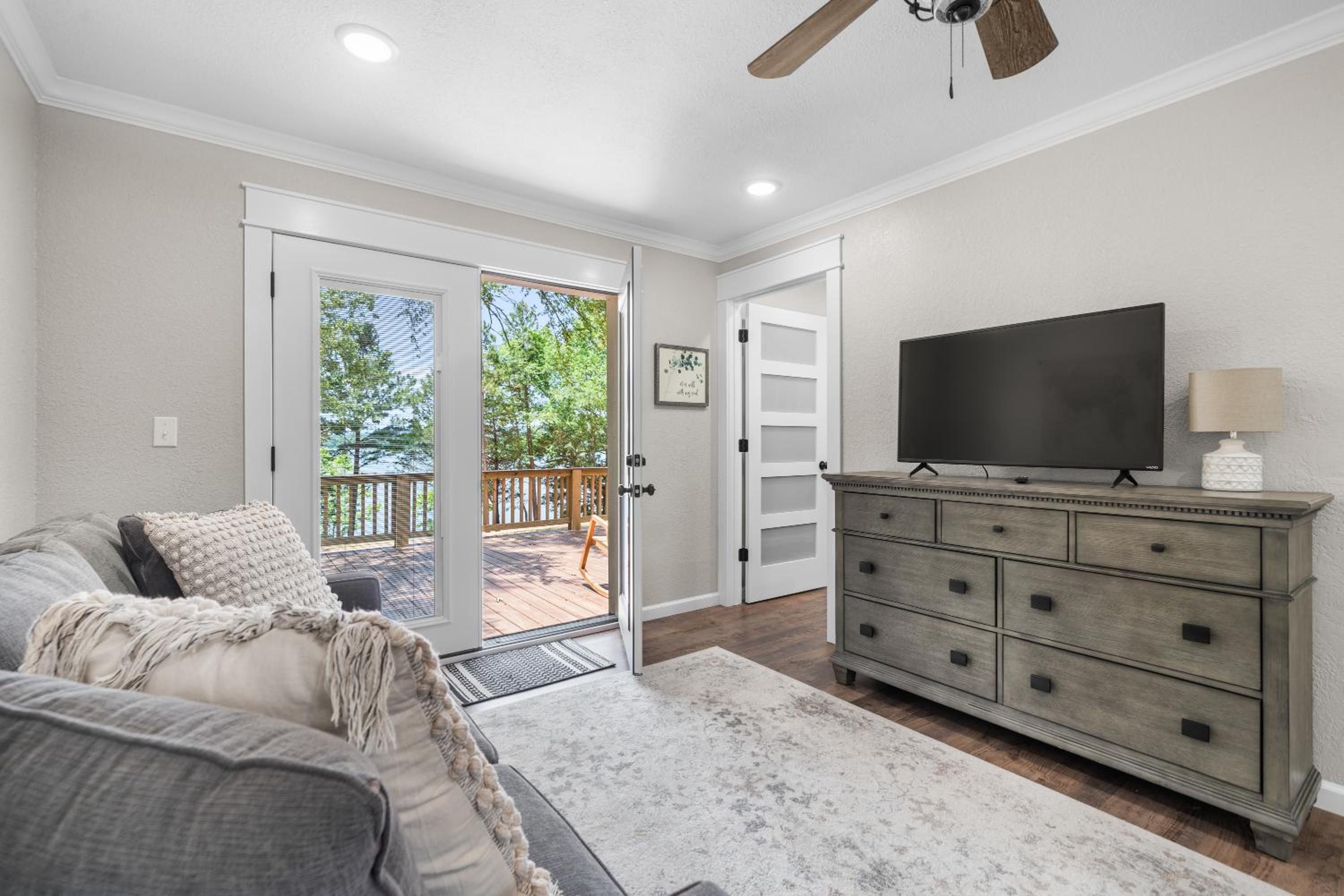 Nordins Lake House Peaceful Lakefront Hideaway on Delaware Bay - Property Image 19