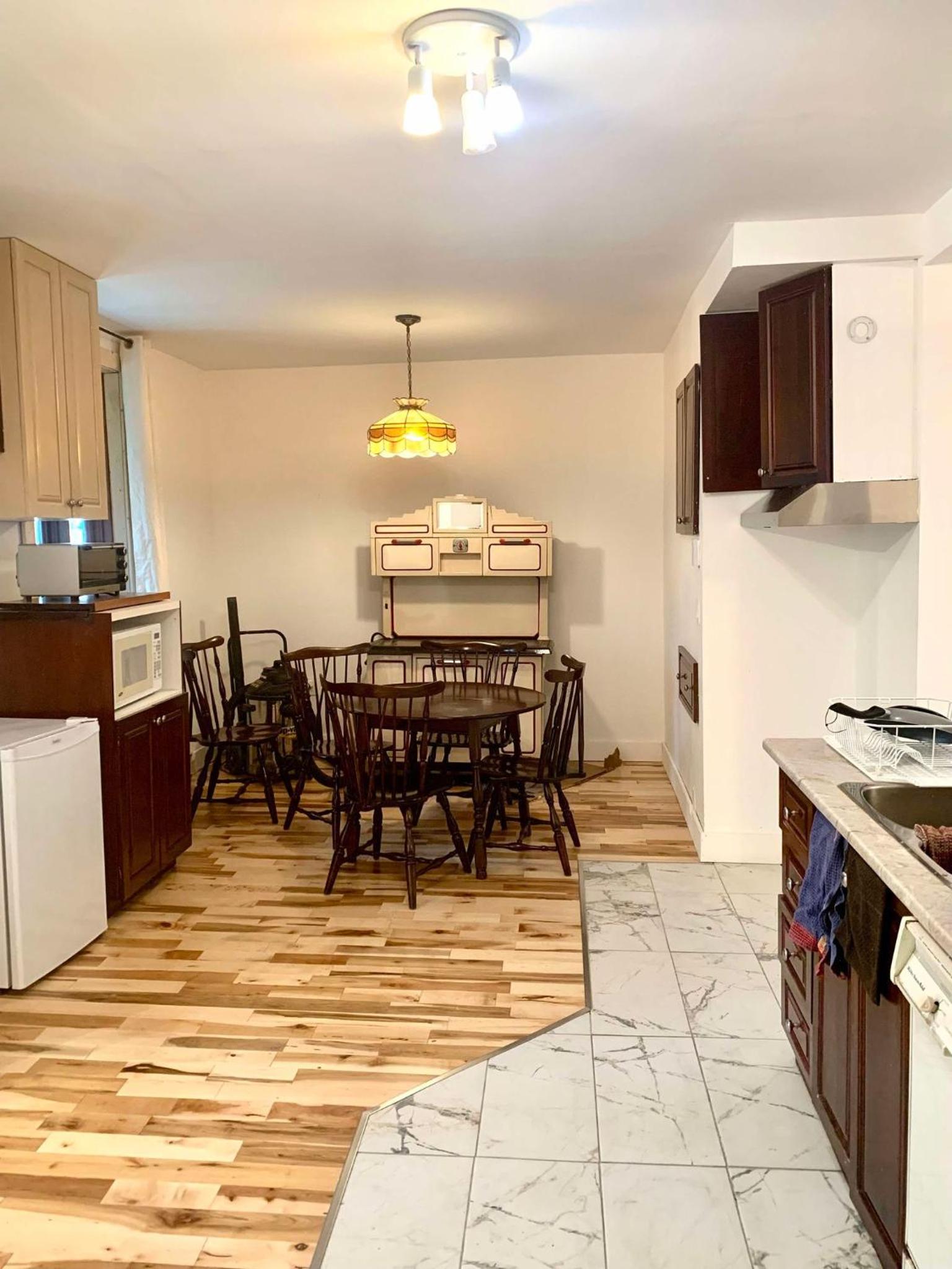 Select Room in 2-Bedroom Apartment, Quebec City