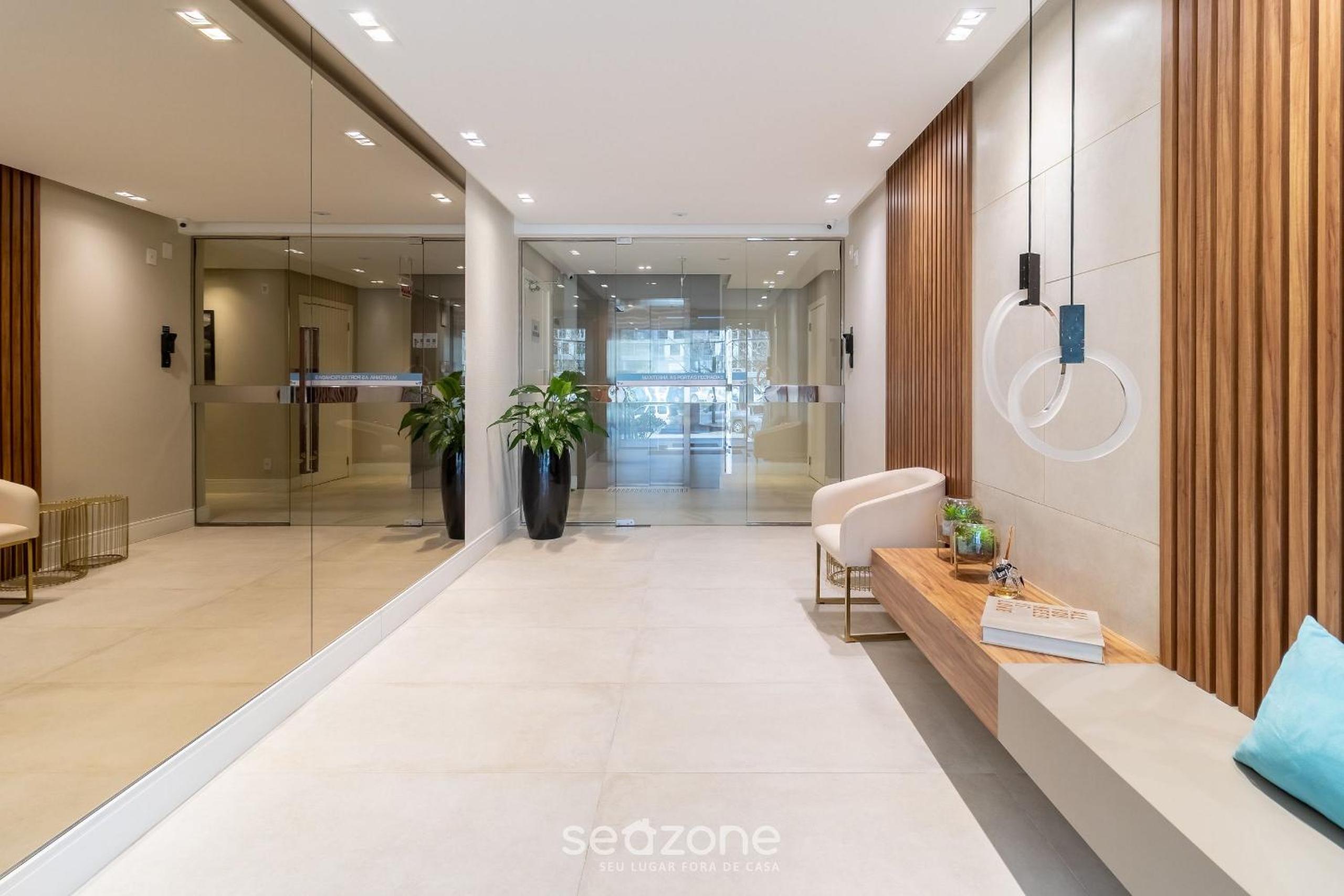 Apt w/ BBQ 1km from Jurerê Beach - LES106
