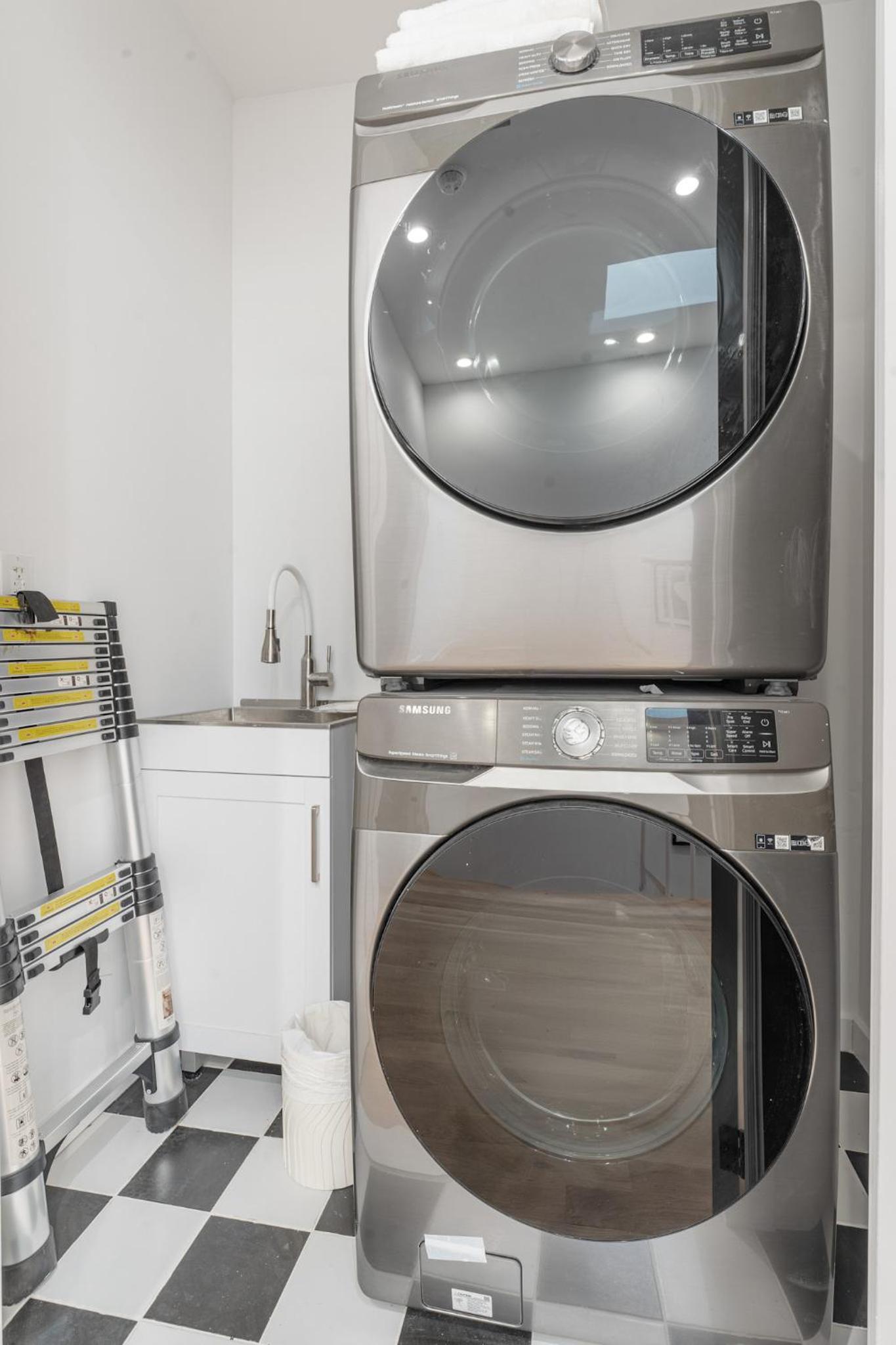 New York City Vacations - Luxurious Harlem Home with Modern Amenities, Outdoor Patio! - Property Image 5
