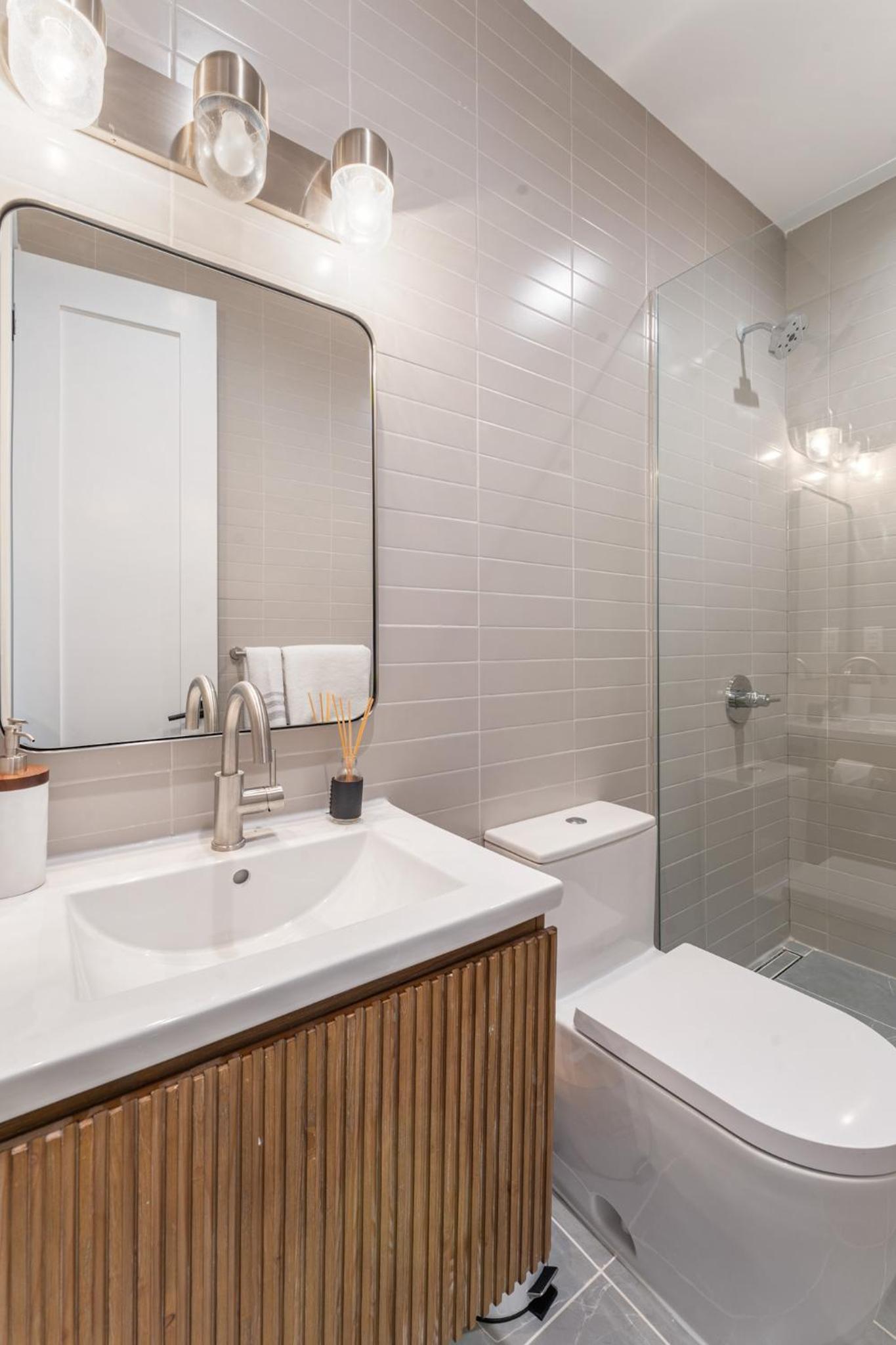 New York City Vacations - Luxurious Harlem Home with Modern Amenities, Outdoor Patio! - Property Image 8