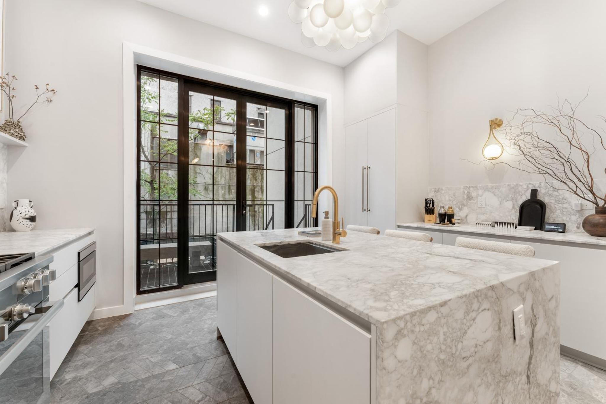 New York City Vacations - Luxurious Harlem Home with Modern Amenities, Outdoor Patio! - Property Image 18