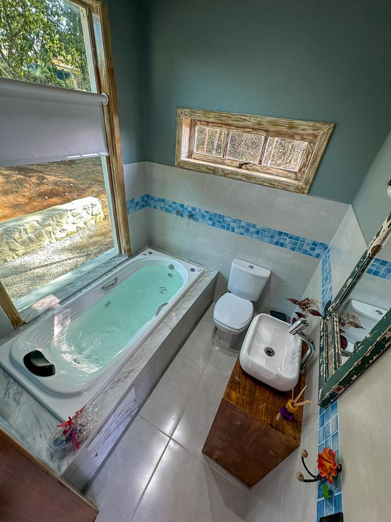 Cabana com jacuzzi e churrasqueira - Ibiuna SP