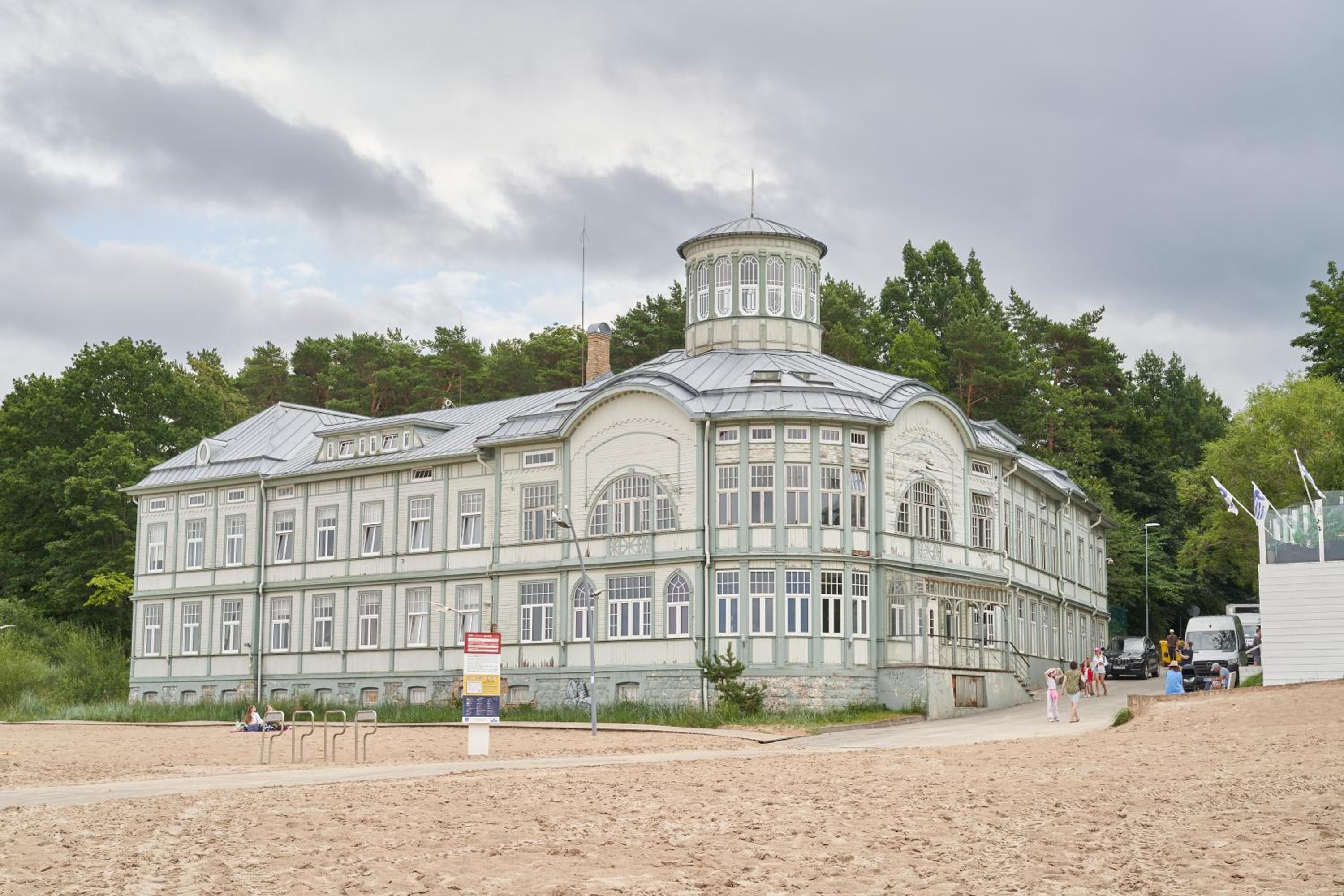 Beachfront apartment