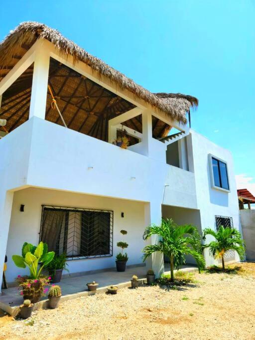 Villa a 5 min a playa Zicatela con Alberca,Terraza y Starlink