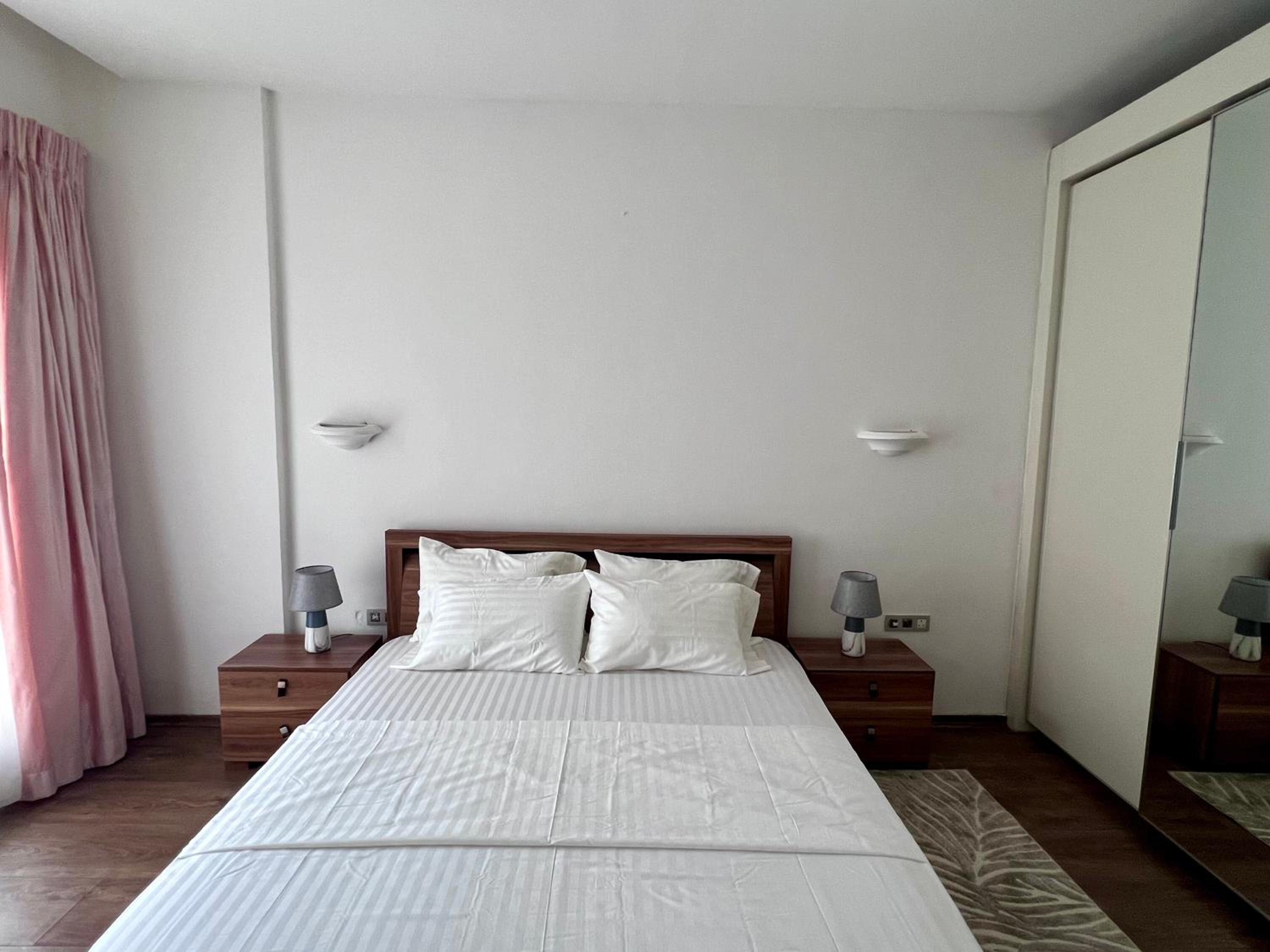 Nice Apartment Great Location!!! view 4