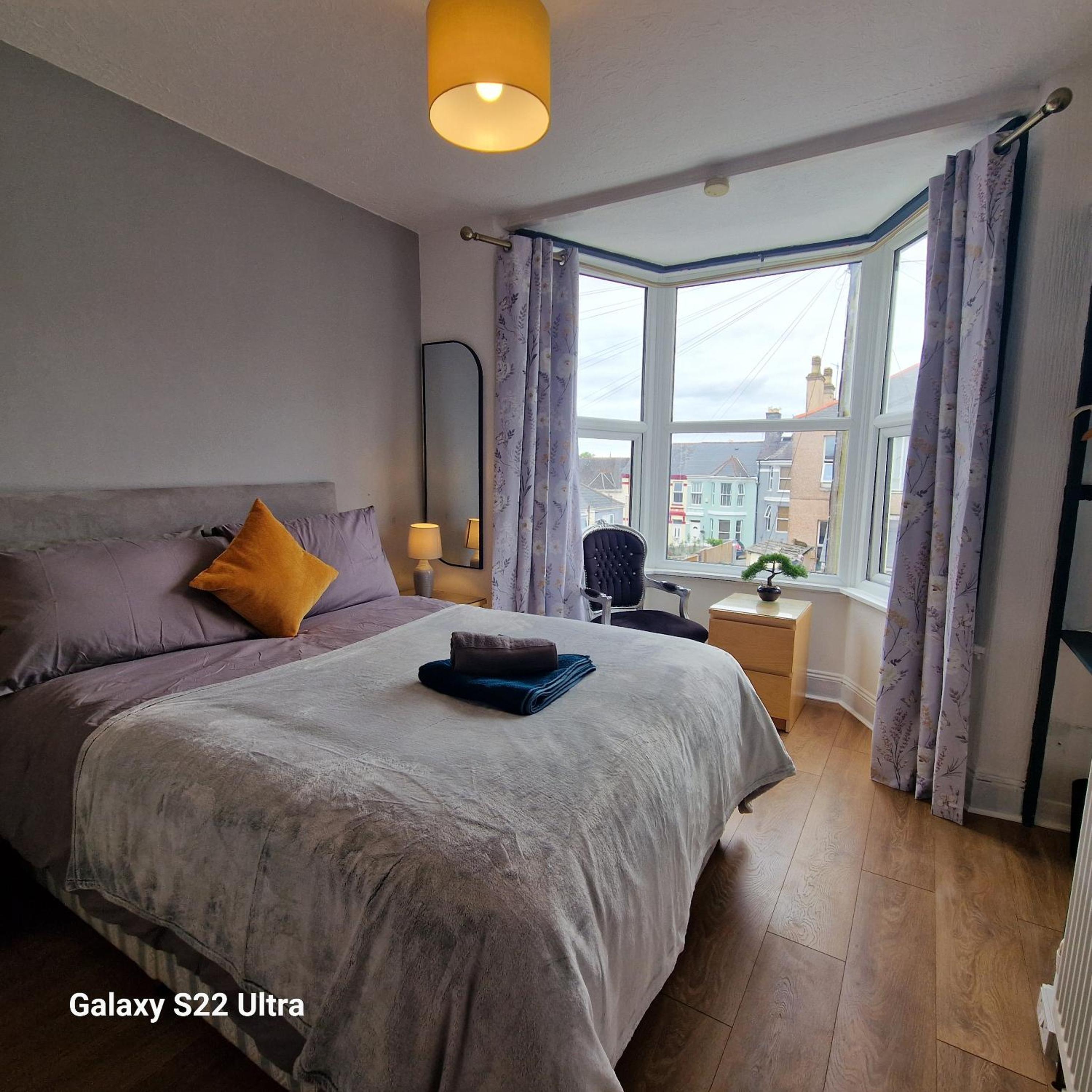 5 Bed Plymouth Home-Free Parking - Close to City Centre view 5