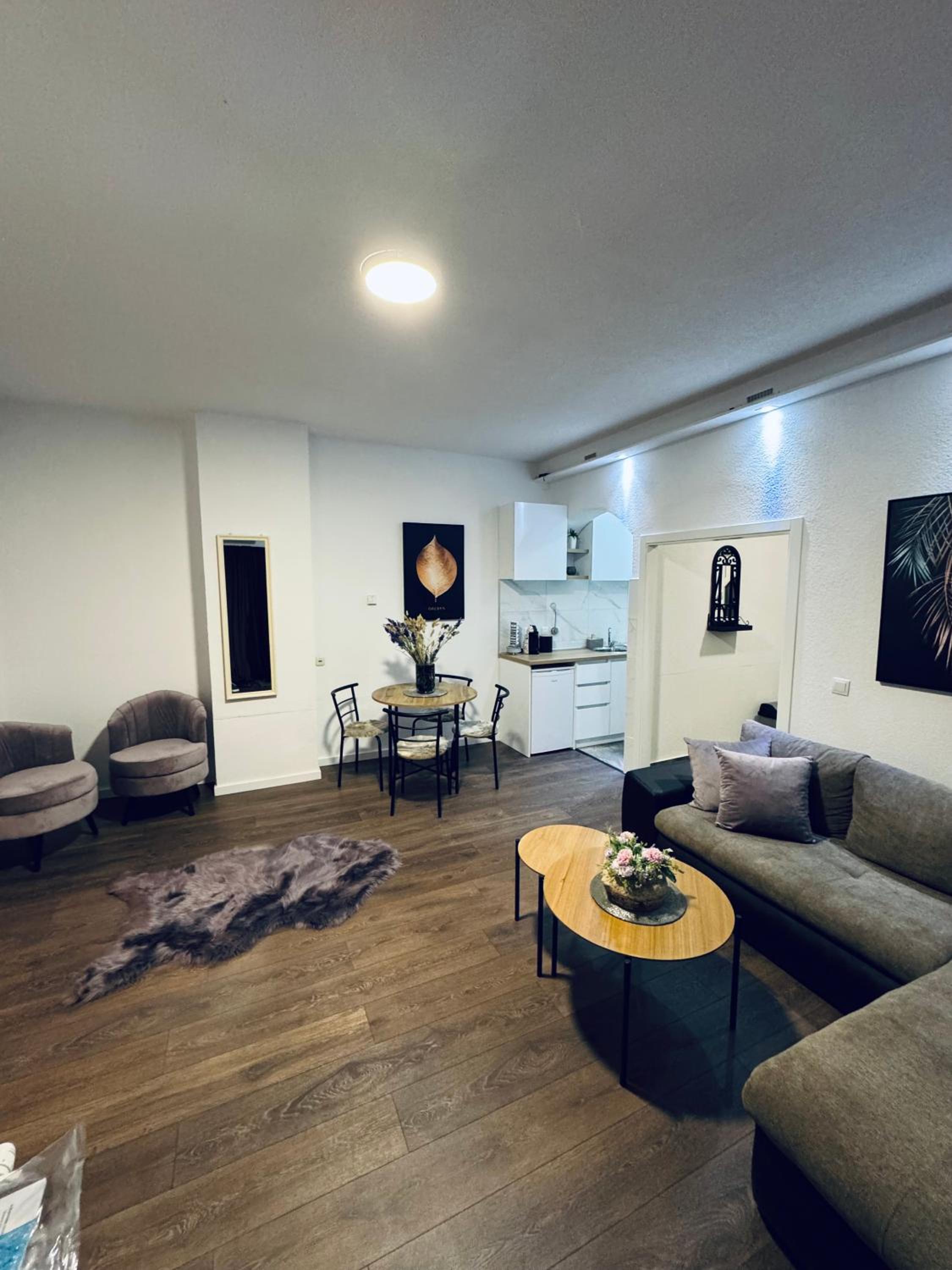 Gianni's Apartments