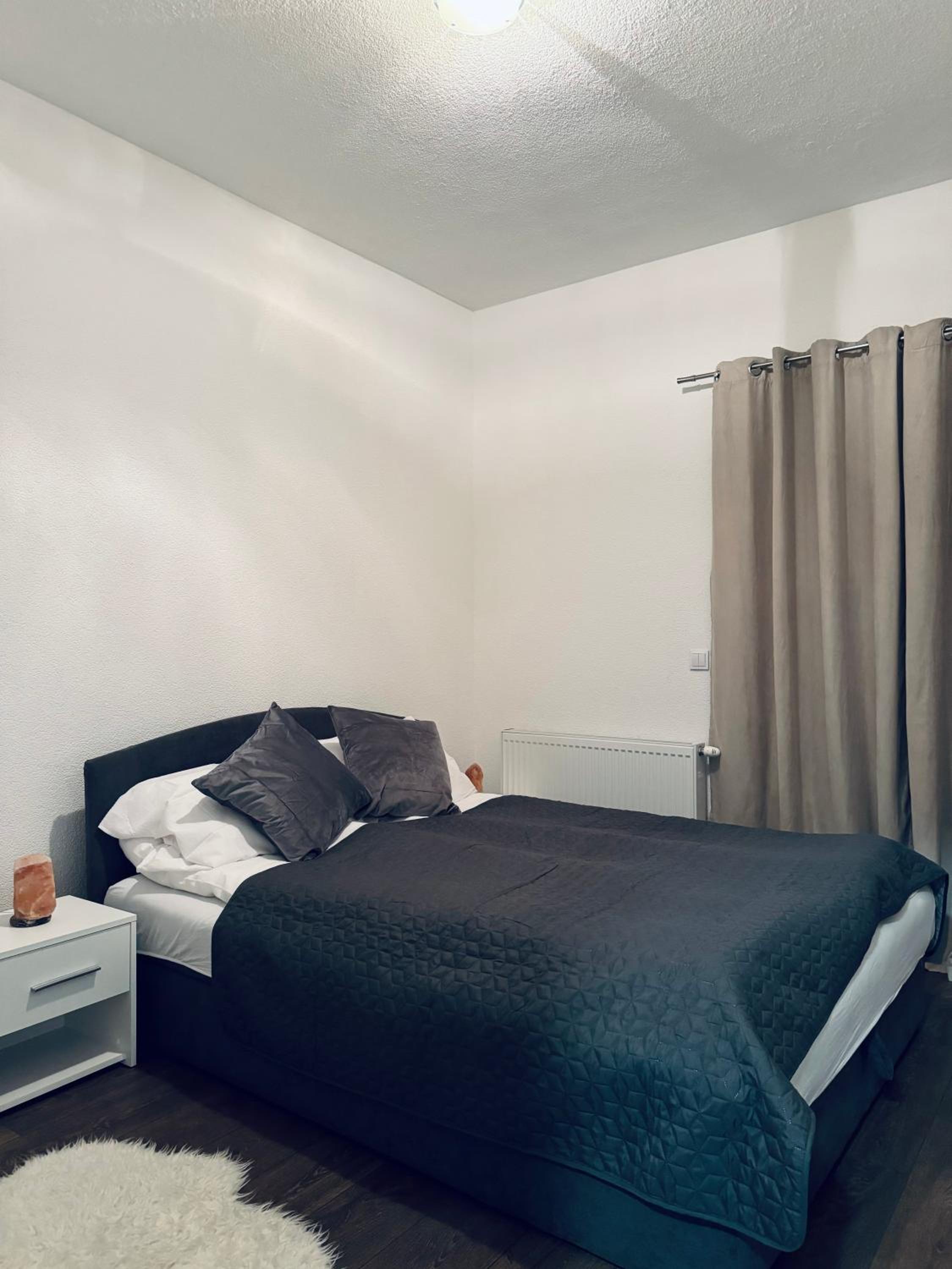 Gianni's Apartments