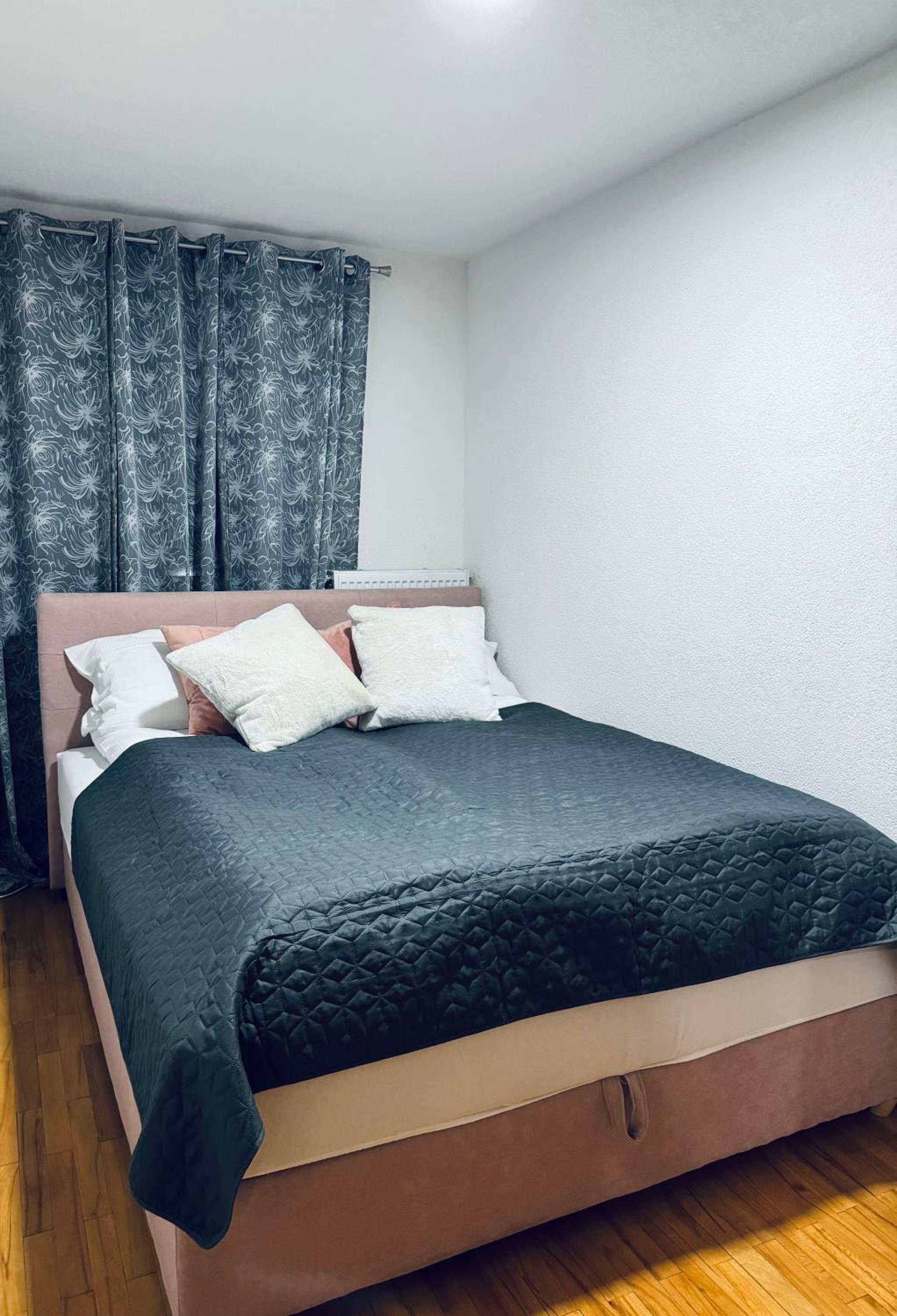 Gianni's Apartments