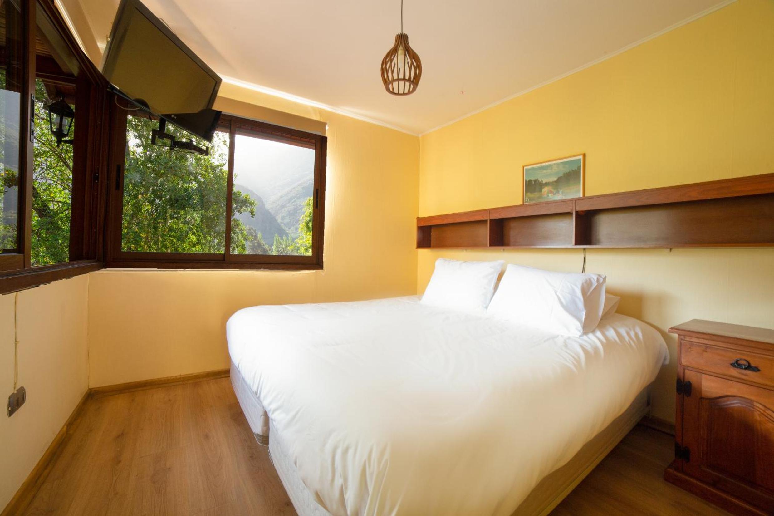 Hotel Parque San José - Caja Los Héroes - Image 1