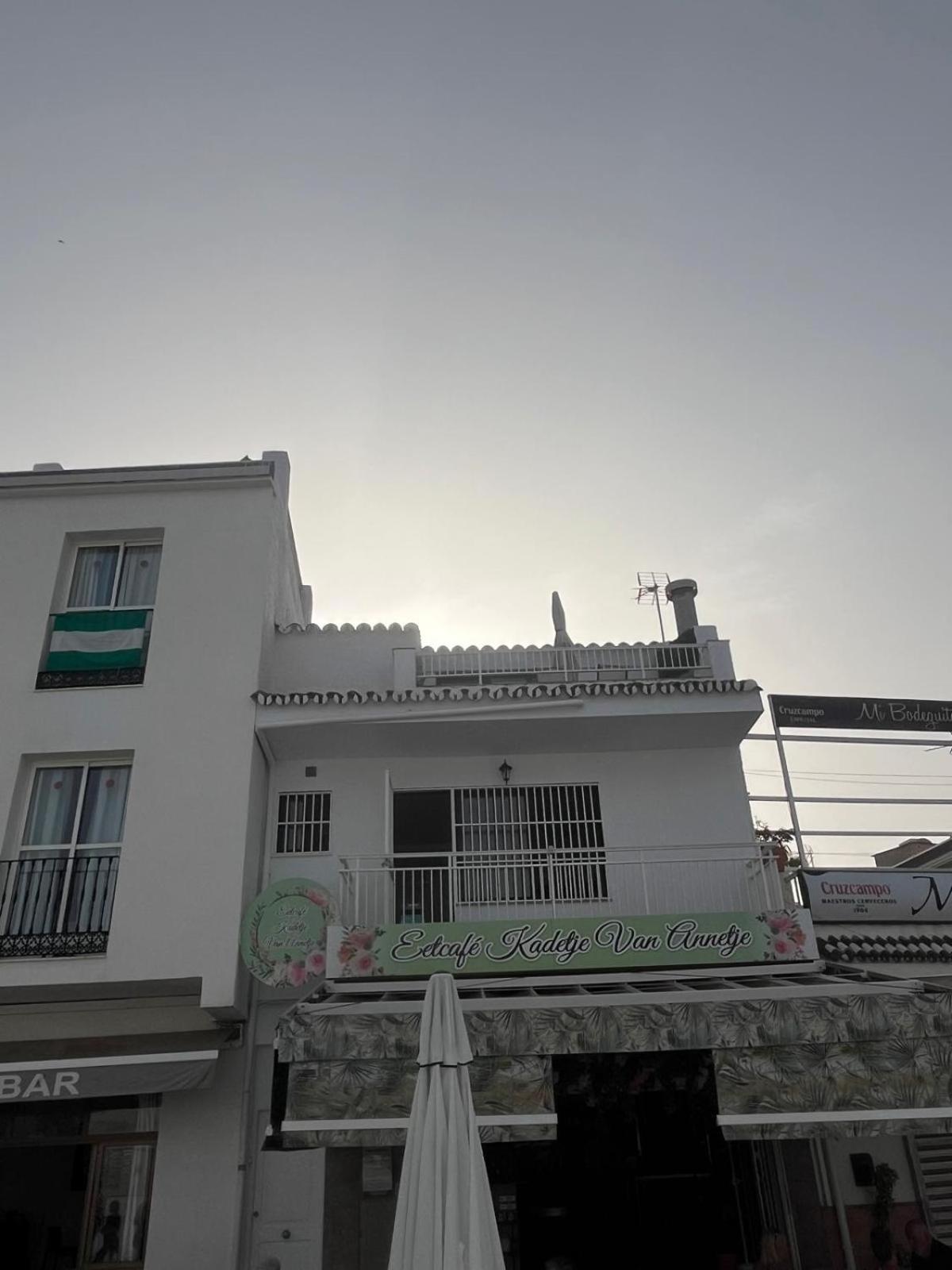 Apartamento Lidia planta 2, La Carihuela 1ª línea playa, vistas mar, buhardilla 1 dormitorio, 40 m2, 1-3 huésped, terraza, wifi view 4