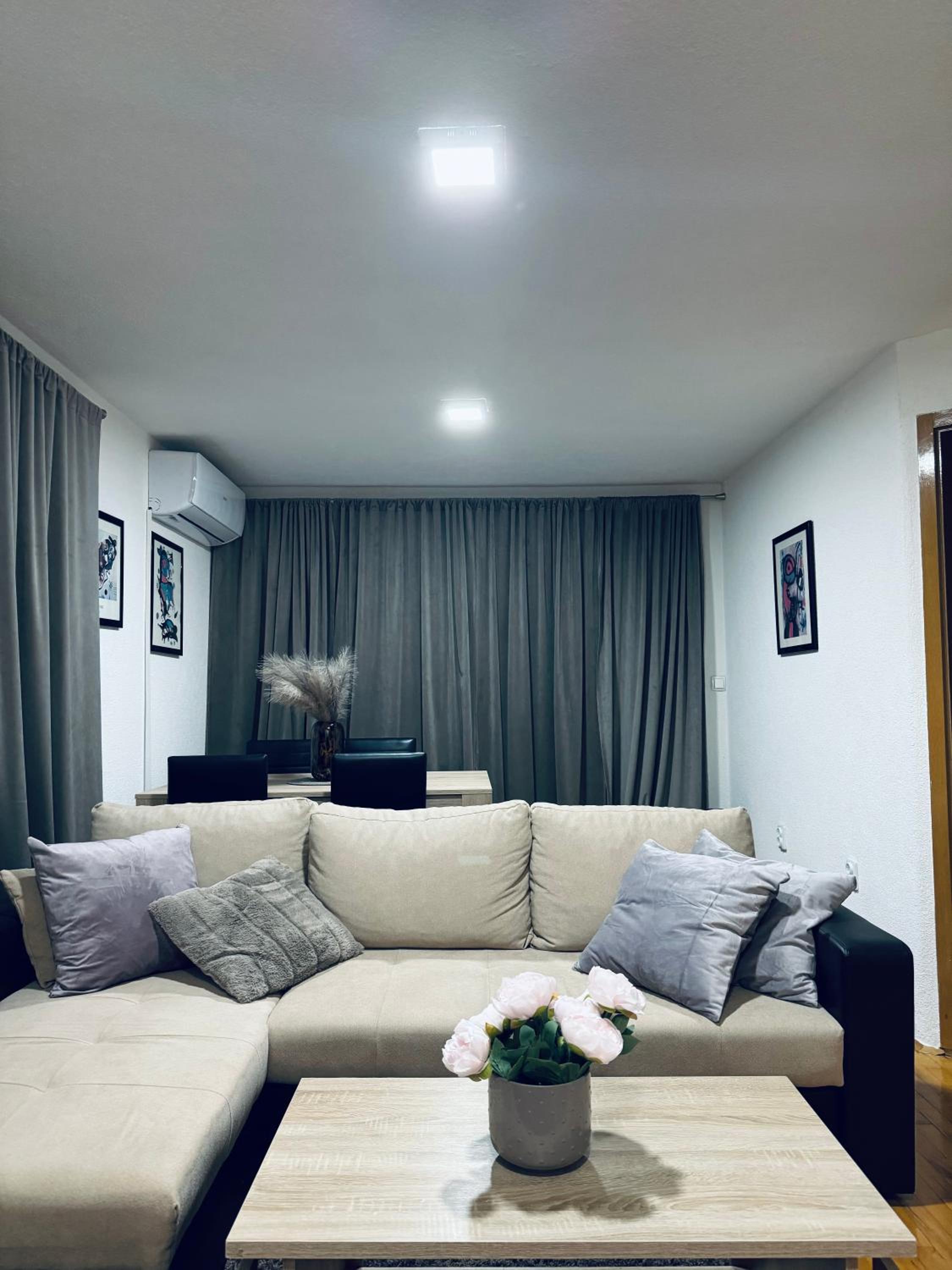 Gianni's Apartments