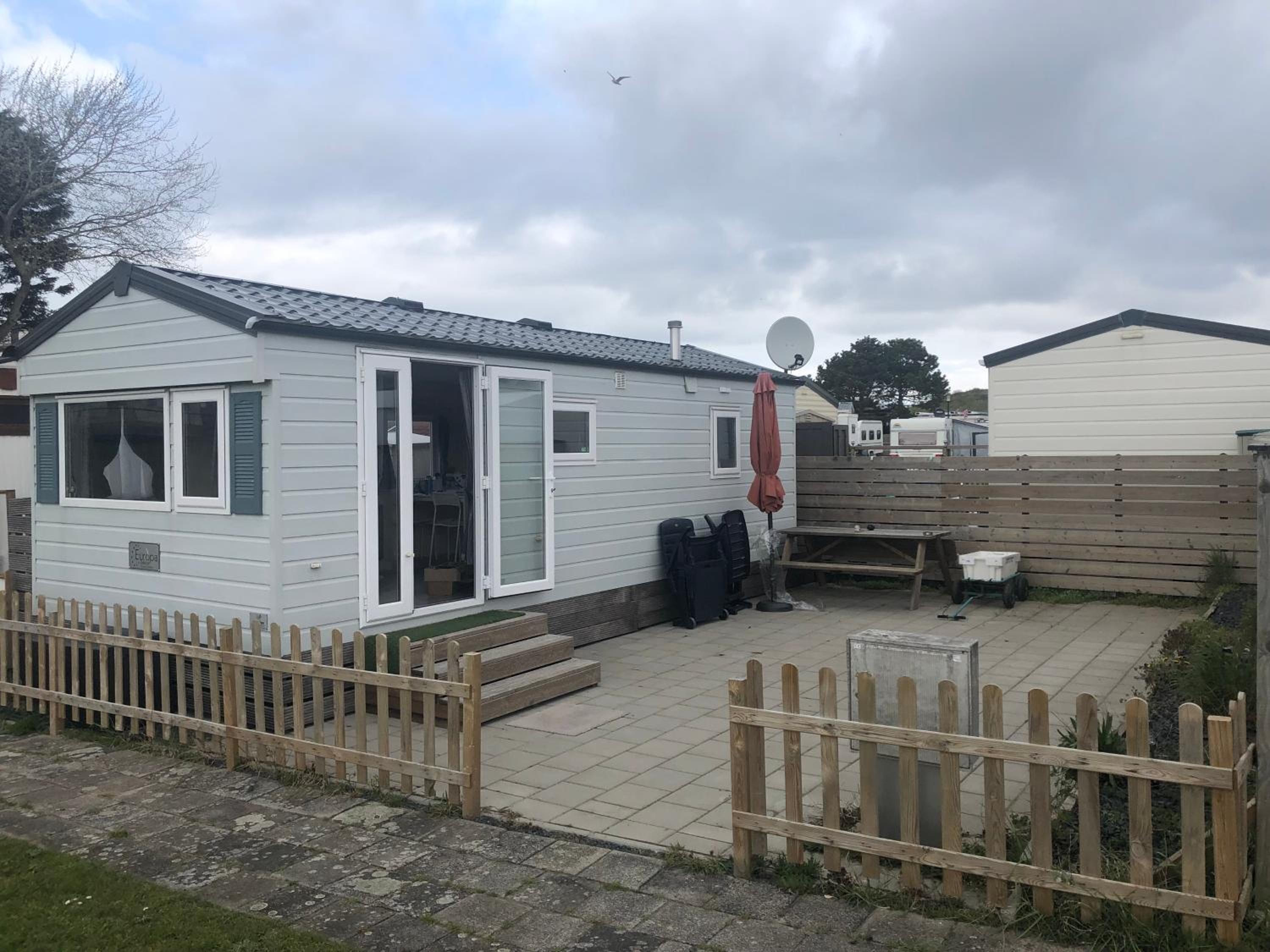 Luxe Chalet op camping Duindoorn, IJmuiden aan Zee, in de buurt van F1 circuit Zandvoort en Bloemendaal op loopafstand strand view 2