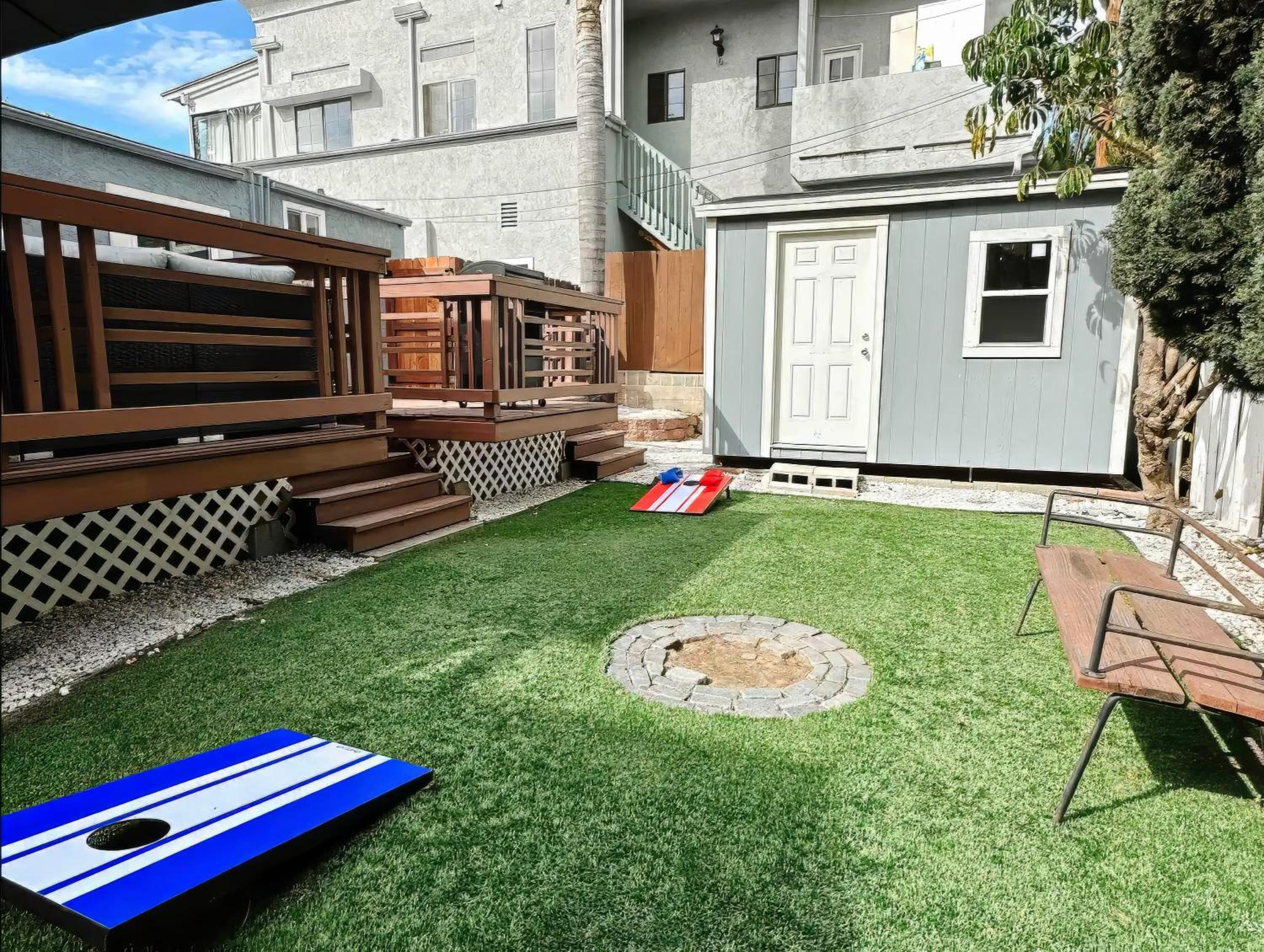 Navigate Stays Beach Cottage with Backyard & Parking